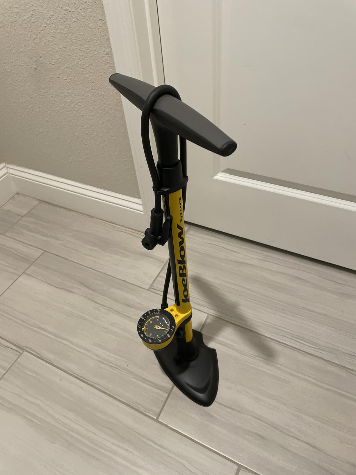 Topeak JoeBlow Sport III High-Pressure Bike Floor Pump – 160 PSI, Durable Steel Barrel, 3” Analog Gauge, TwinHead DX5 Pump Head, Long Hose, Ergonomic Handle, Fits Presta, Schrader, & Dunlop Valves customer photo 2