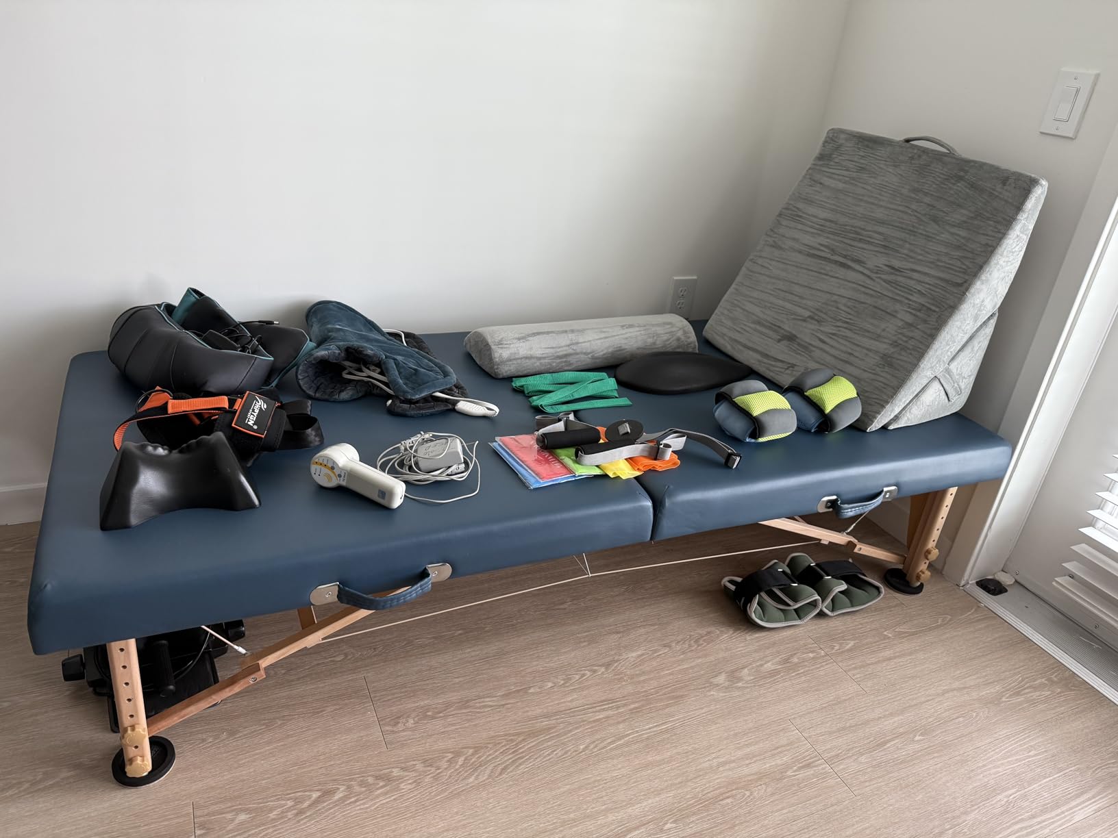 Saloniture Portable Physical Therapy Massage Table - Low to Ground Stretching Treatment Mat Platform - Cream customer photo 1