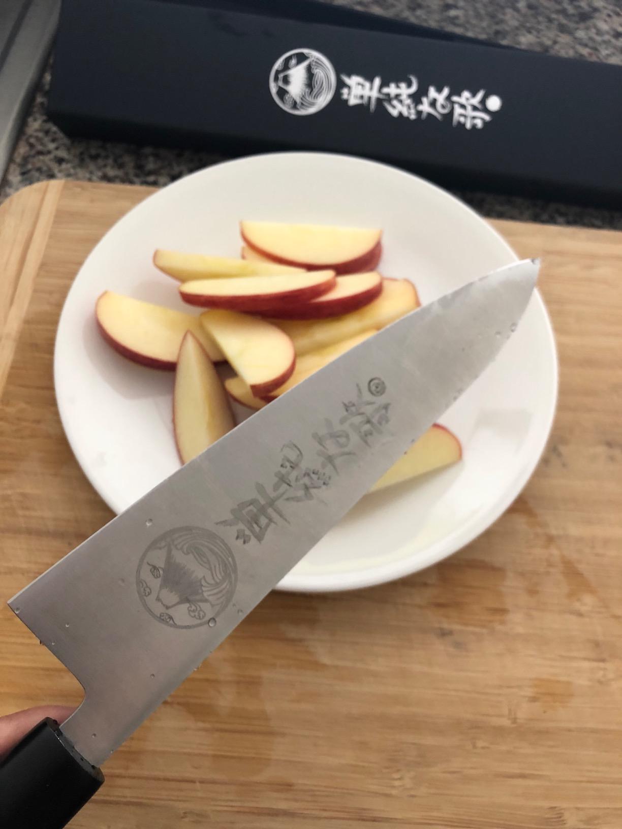 Traditional Japanese Professional Gyuto Kitchen Chefs Knife – Premium 8-inch High Carbon Stainless Steel Gyuto Sushi Knife with High Corrosion Resistance in a Single Bevel Chisel Edge Grind customer photo 2
