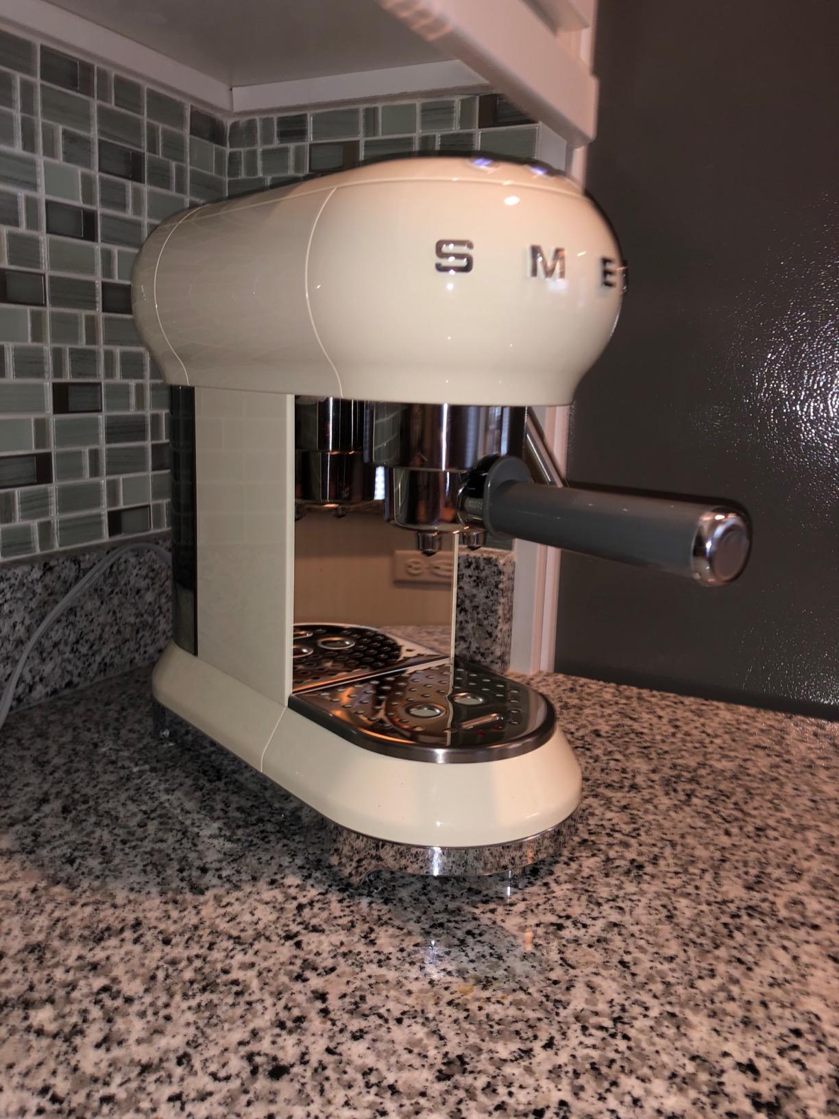 Smeg ECF01RDUS Espresso Coffee Machine, One Size, Red customer photo 2