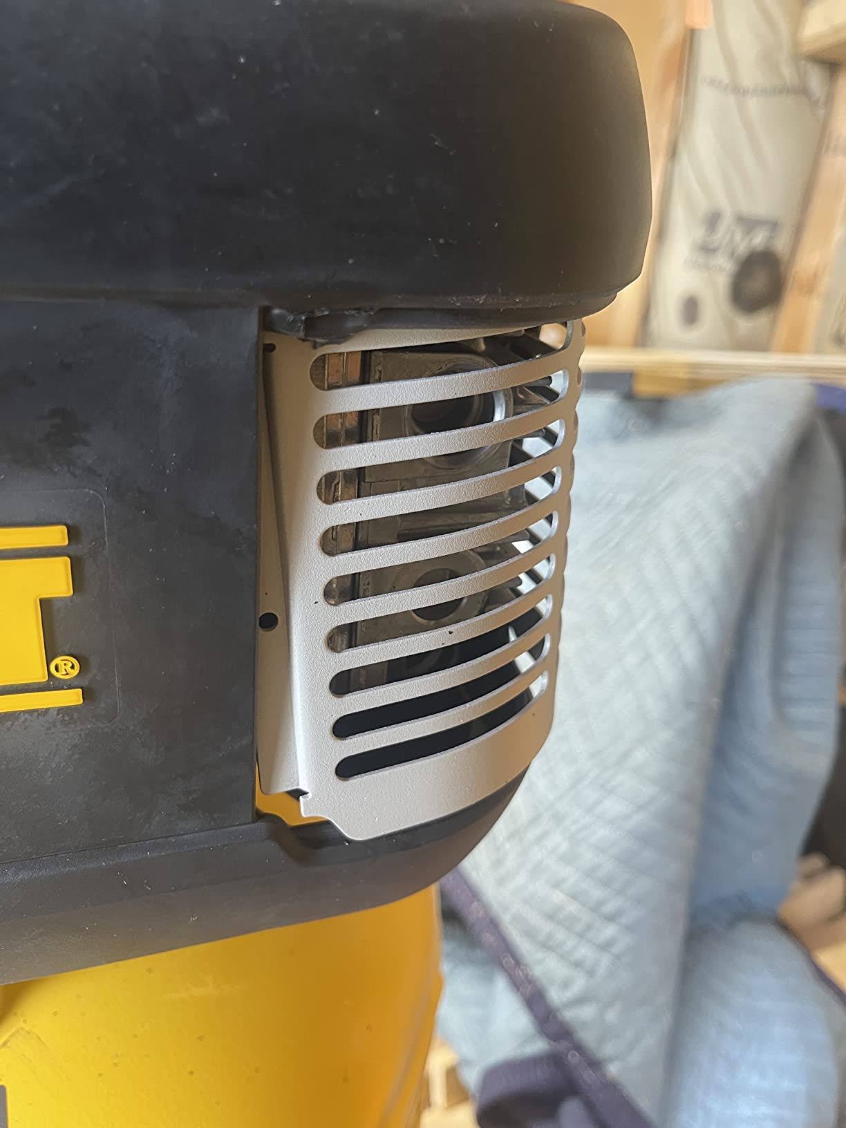 DEWALT 27-Gallon Vertical Portable Air Compressor (DXCM271.COM) customer photo 2