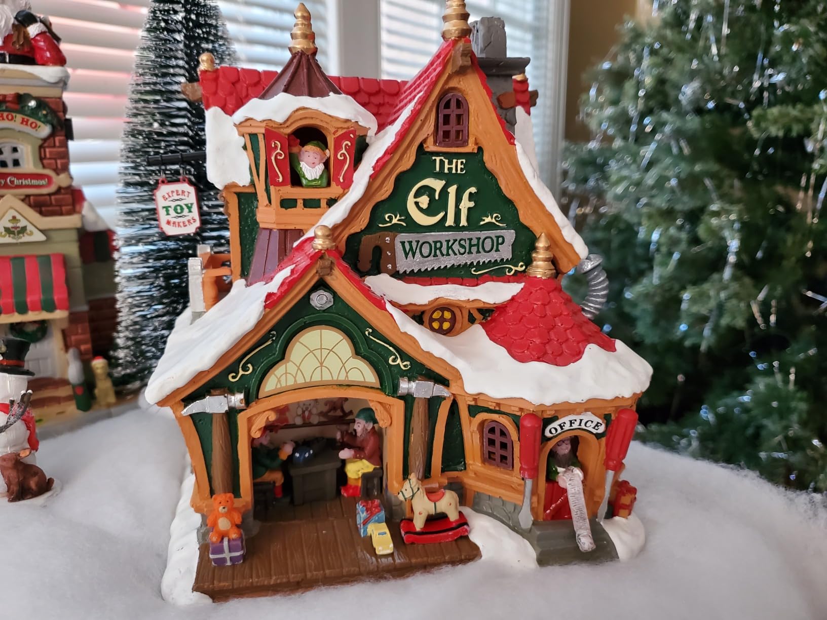 Lemax 75291 Santa's Wonderland Lighted Buildings: The Elf Workshop customer photo 2