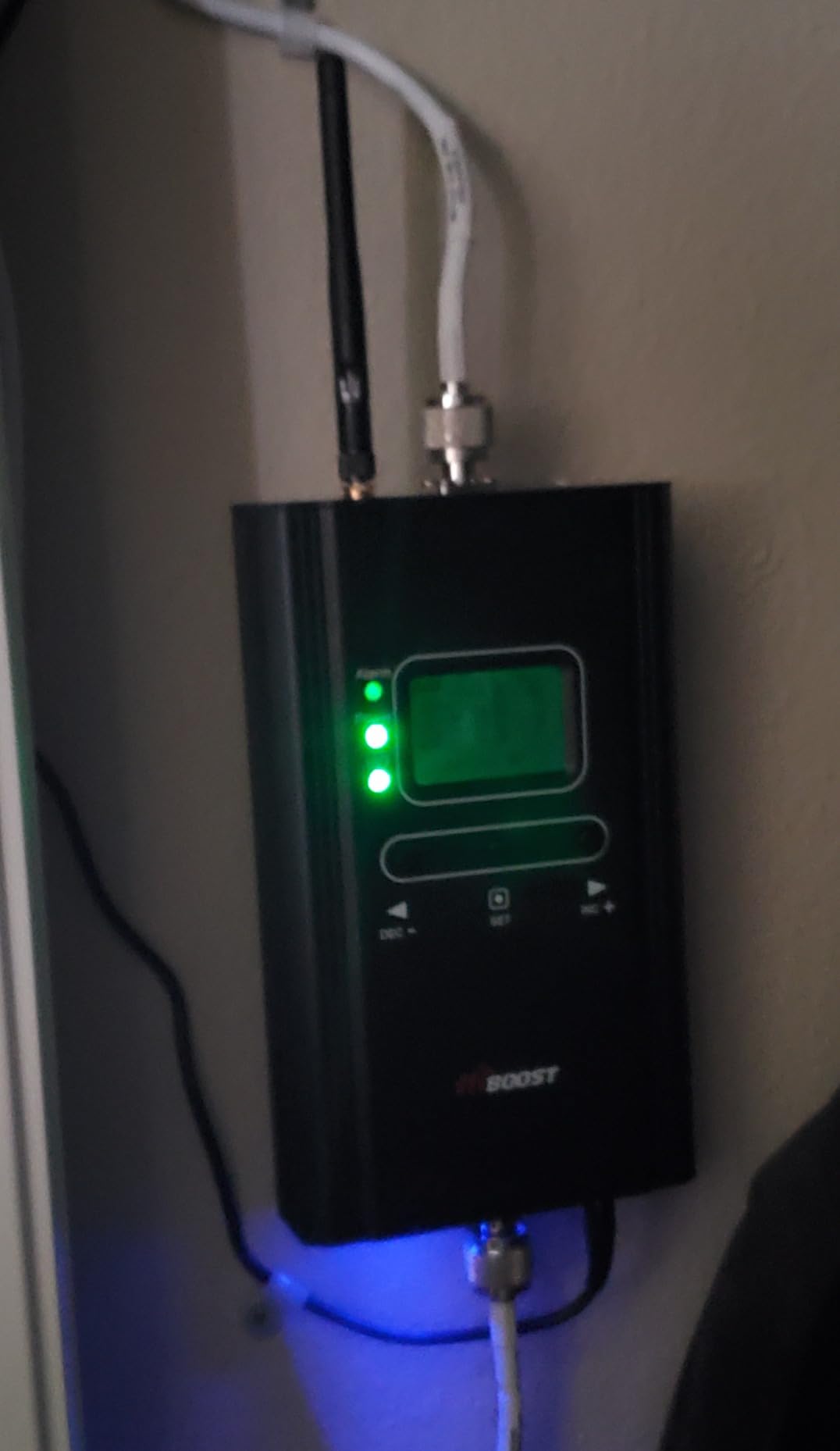 Hiboost Cell Phone Signal Booster for Home and Office, 4,000 sq ft, Boost 5G 4G LTE Data for Verizon AT&T and All U.S. Carriers, FCC Approved customer photo 2