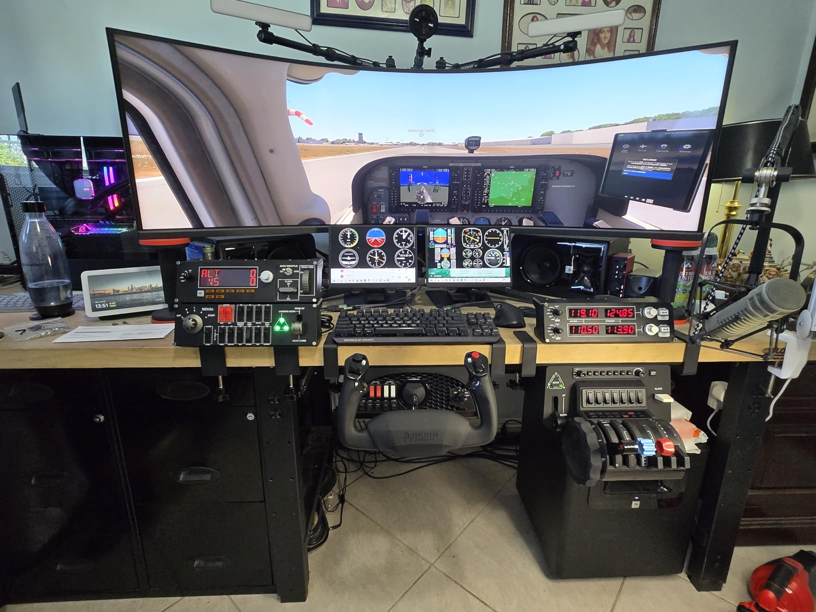 Honeycomb Alpha Flight Controls Yoke & Switch Panel customer photo 2