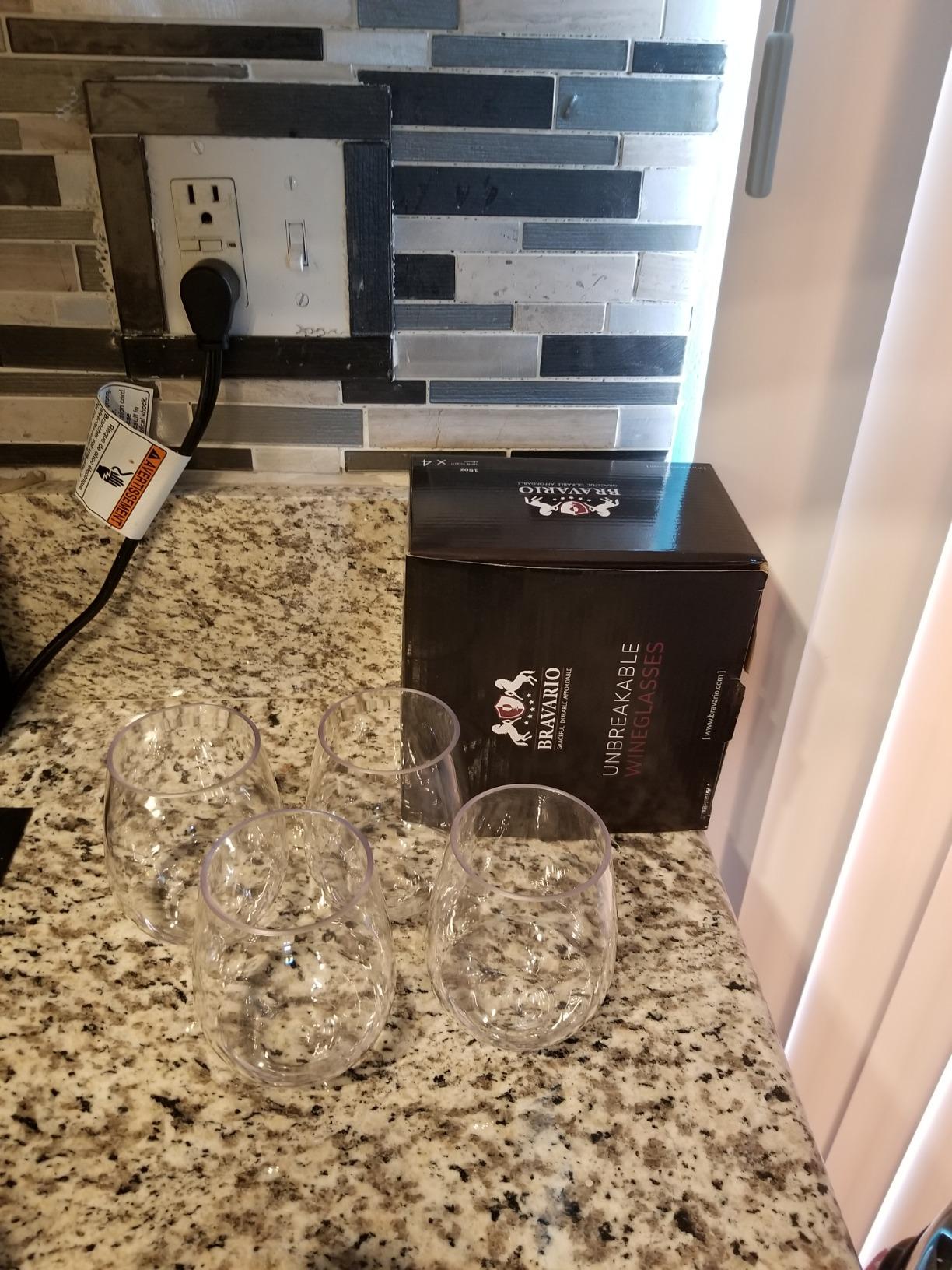 Bravario Unbreakable Stemless Plastic Wine Glasses | Reusable | Shatterproof 100% Tritan Plastic | Dishwasher-Safe | BPA-free | Awesome for Indoor & Outdoor | 16 oz, Set of 4 customer photo 1