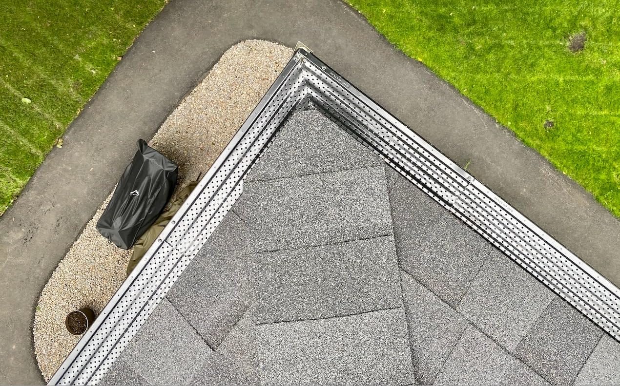 LeafTEK Heavy-Duty Aluminum Gutter Guard System, Fits 5 in, 32 ft, Black customer photo 1