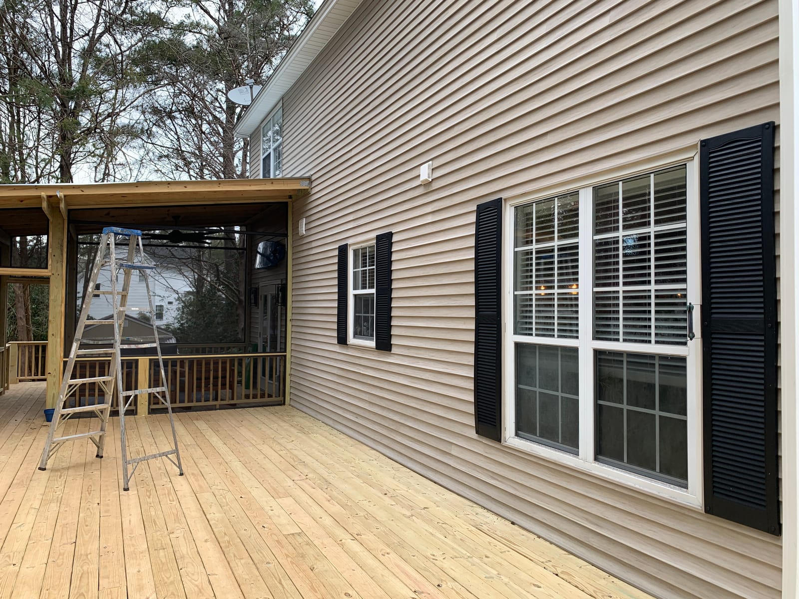 Builders Edge 14.5 in. W x 43 in. H Builders Edge, Standard Cathedral Top Center Mullion, Open Louver Shutters, Includes Matching Installation Spikes (Per Pair), 002 - Black customer photo 2