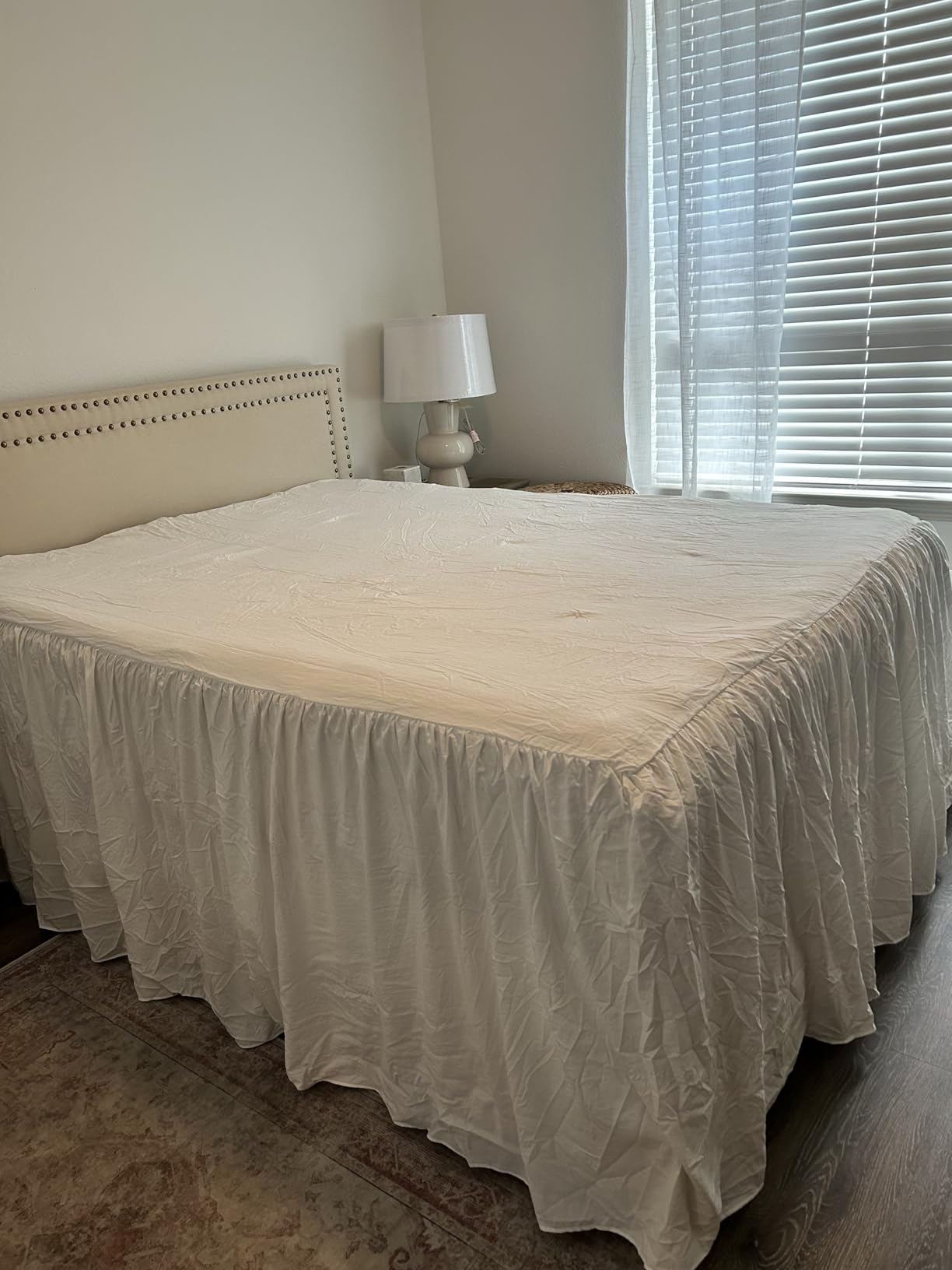 Lush Decor Ruffle Skirt Bedspread Set - 3-Piece Luxurious Farmhouse Bedding - Elegant Ruffle Detail - Timeless Style - Soft Lightweight Sheets - King, Neutral customer photo 1