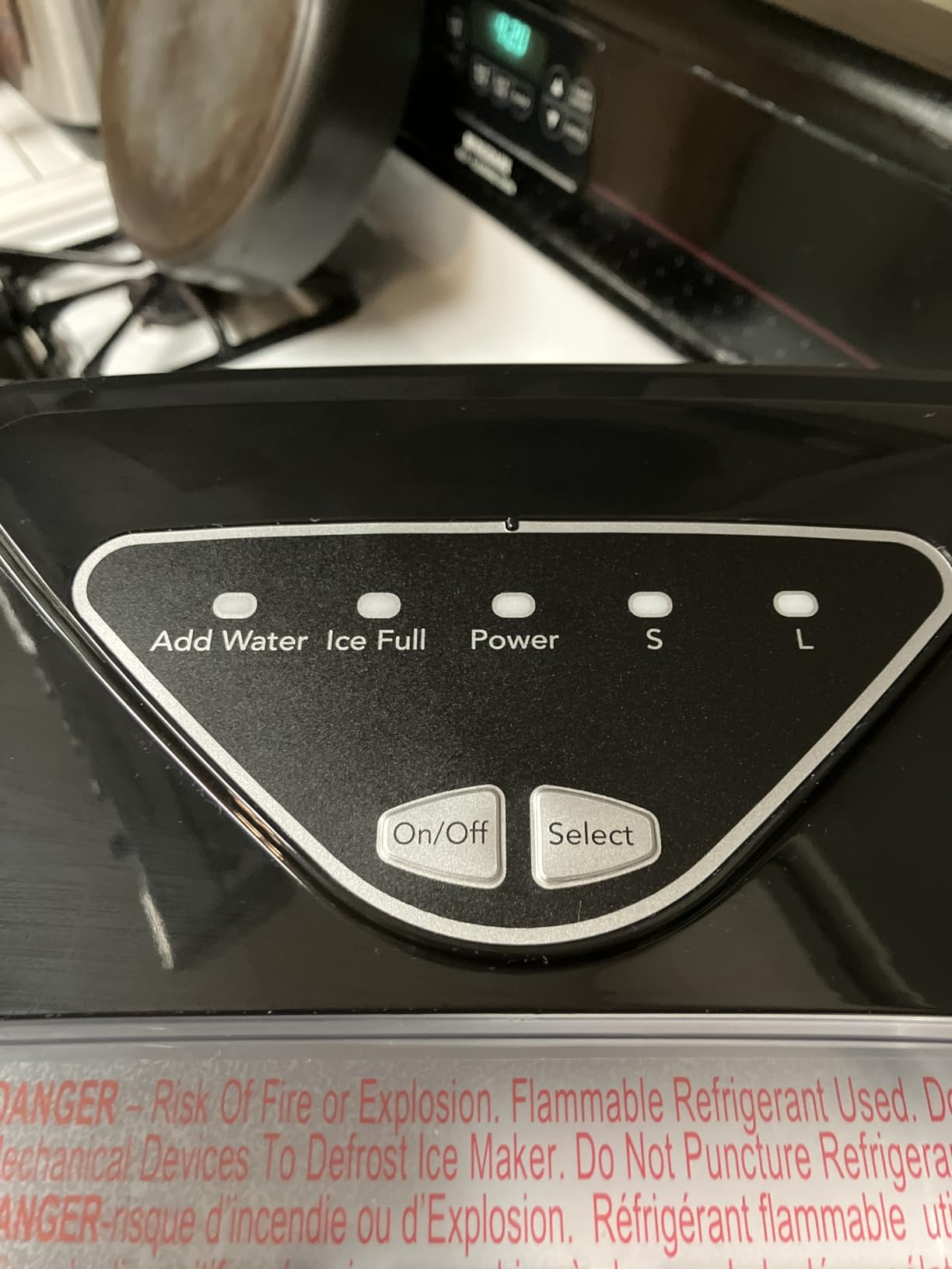 Frigidaire Counter top Portable, 26 lb per Day Nugget Ice Maker Machine (Red Stainless Steel) customer photo 2