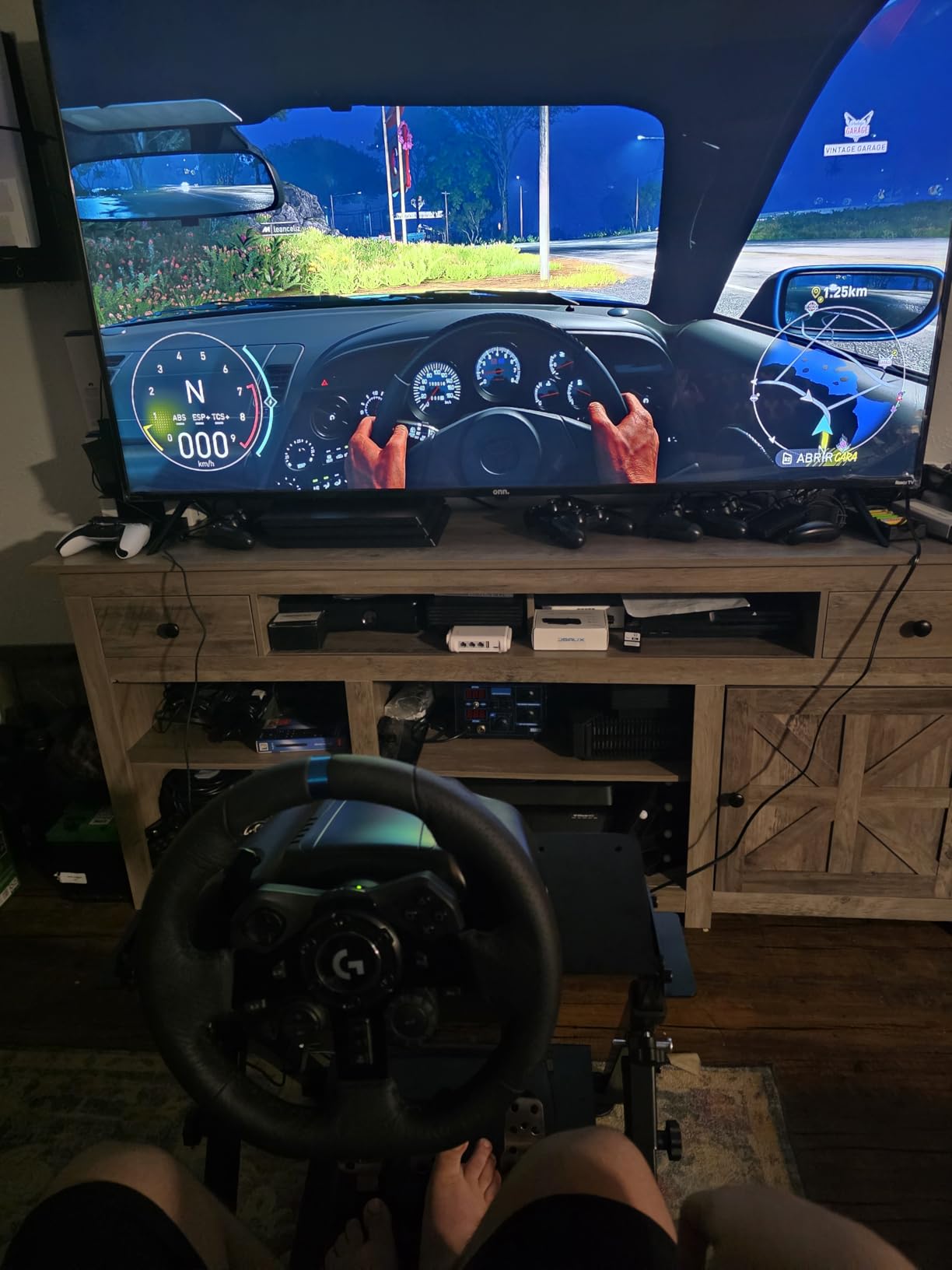 Logitech G923 Racing Wheel and Pedals for Playstation/PS5/PS4 & PC customer photo 2