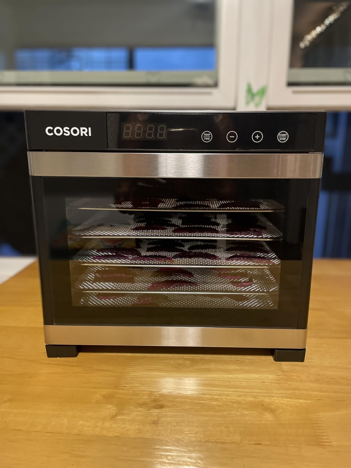 Cosori Food Dehydrator, 6 Stainless Steel Trays with 6.5 ft² Drying Space customer photo 1