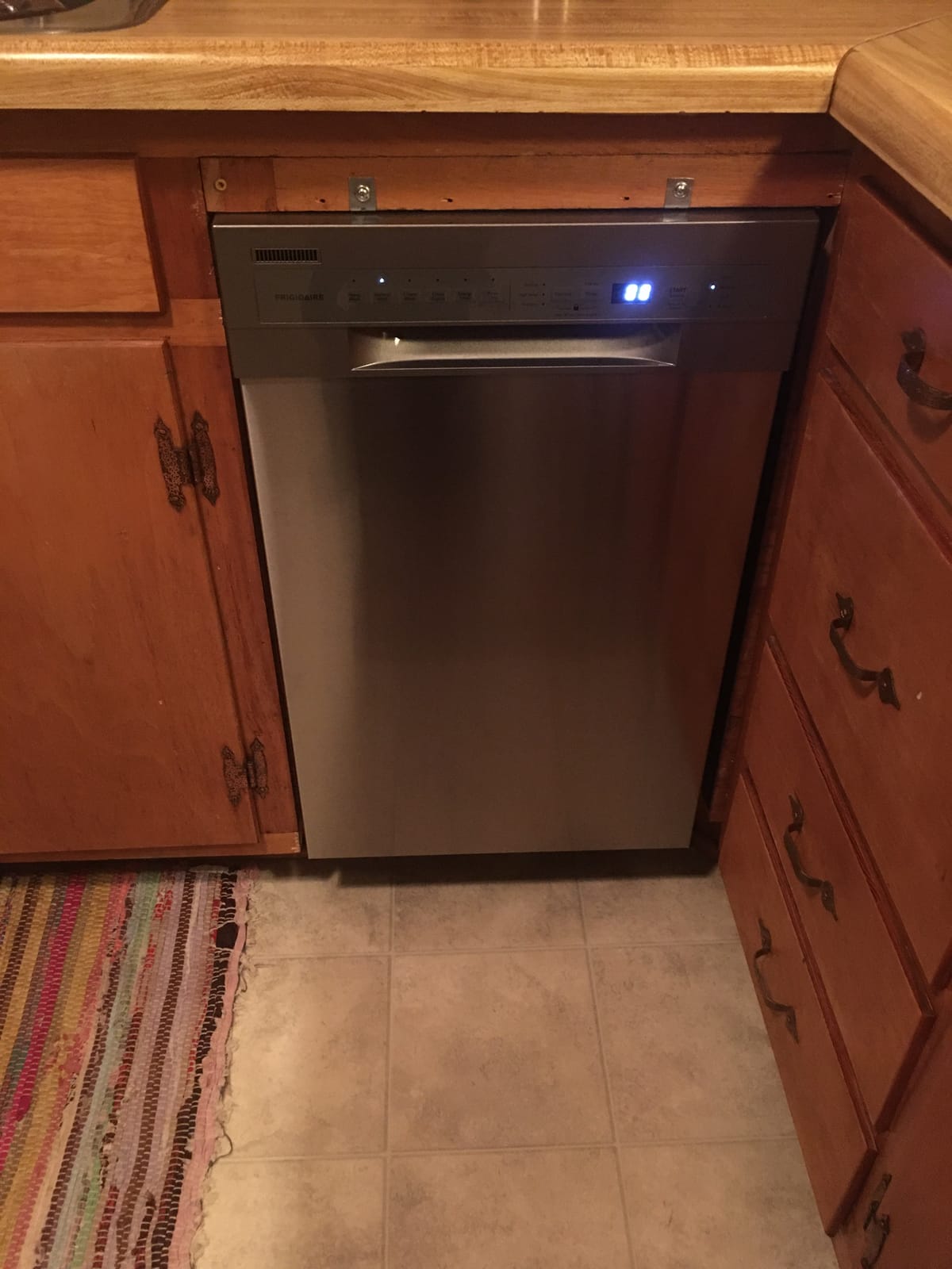 FRIGIDAIRE 18 in. ADA Compact Front Control Dishwasher in Stainless Steel with Dual Spray Arms, 52 dBA, includes room-of-choice delivery customer photo 1