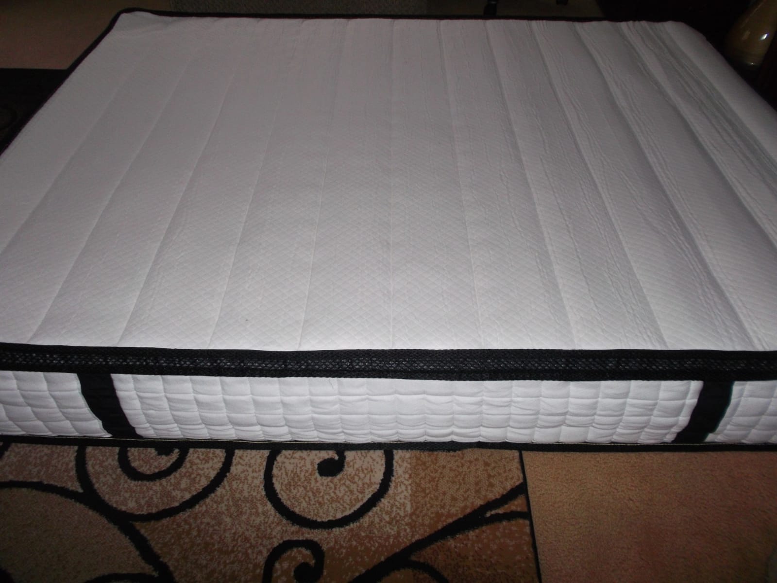 Inofia Queen Mattress,12 Inch Hybrid Innerspring Cool Bed with Pocket Coils customer photo 1
