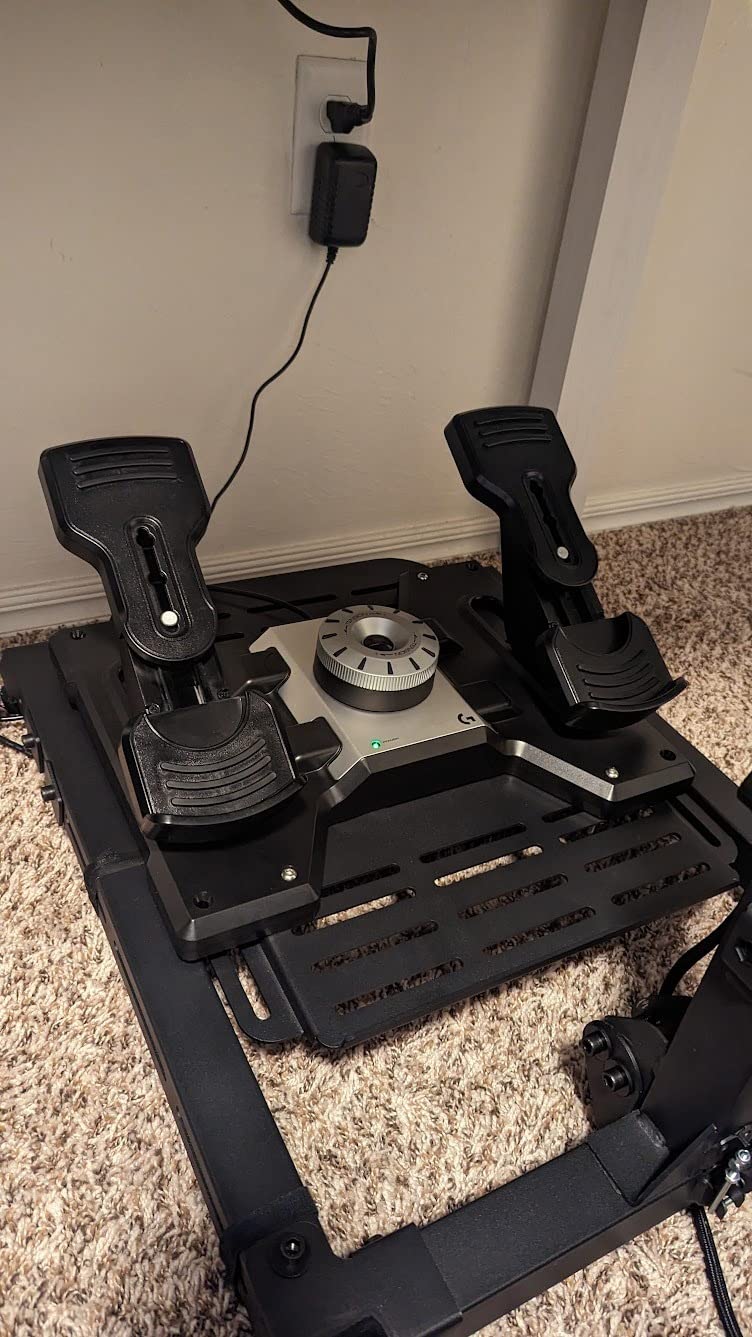 Logitech G Pro Flight Rudder Pedals customer photo 1