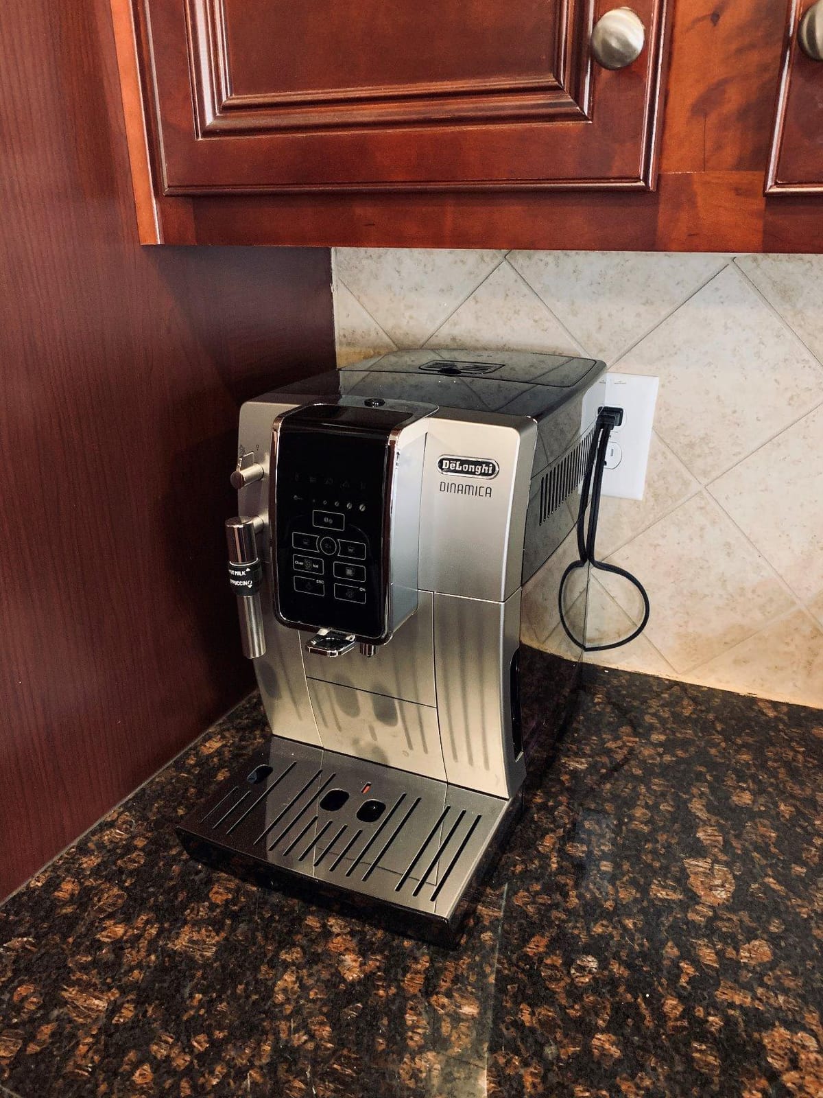 De'Longhi America Dinamica Fully Automatic Coffee and Espresso Machine with Premium Adjustable Frother, Stainless Steel, ECAM35025SB customer photo 1