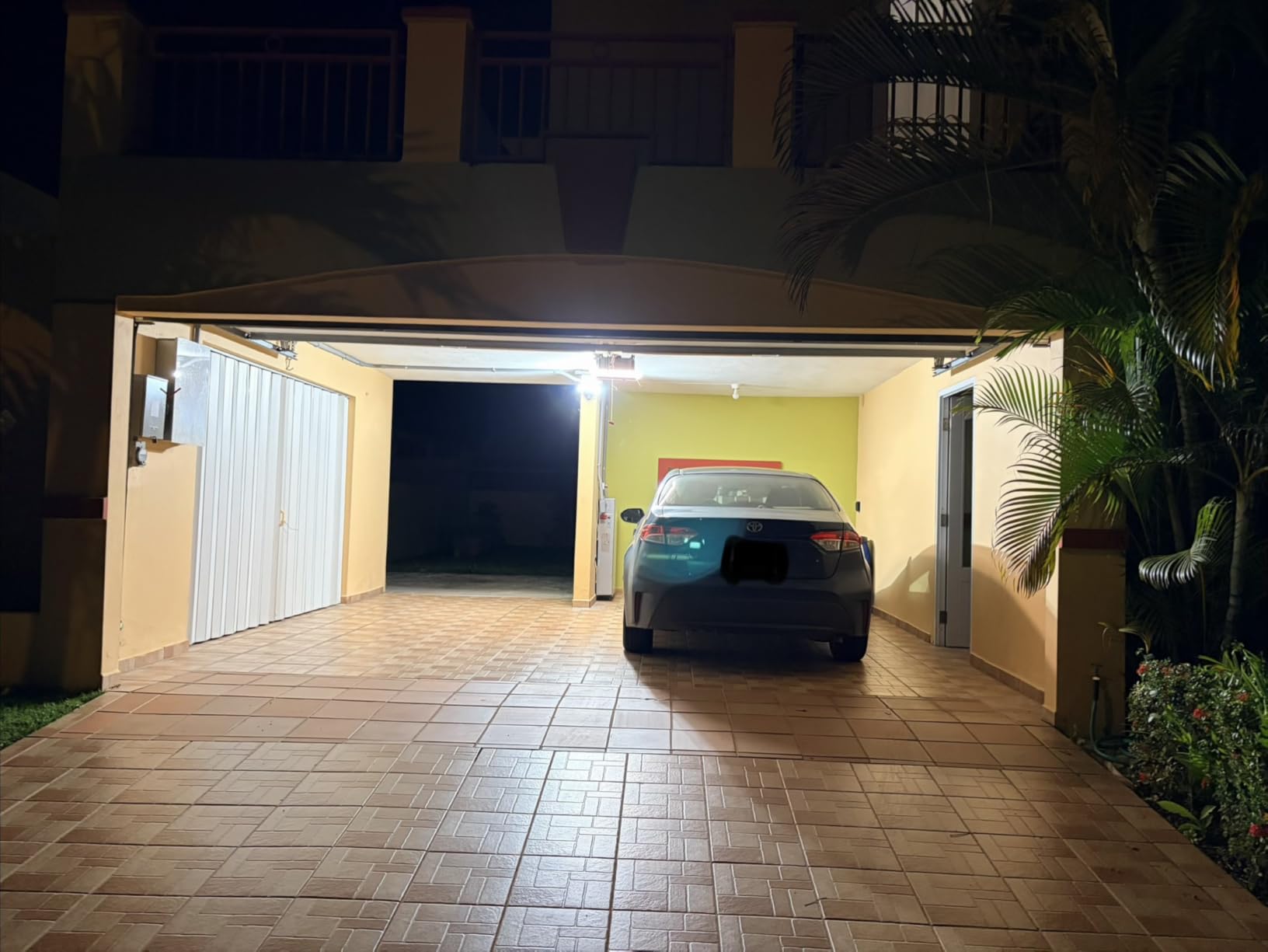 Onforu 75W LED Flood Light Motion Sensor Outdoor, 7000lm Dusk to Dawn Flood Light, Security Light with Three Head, IP65 Waterproof Exterior Floodlight, 6500k Wall Light for Entryway Stairs Yard Garage customer photo 1