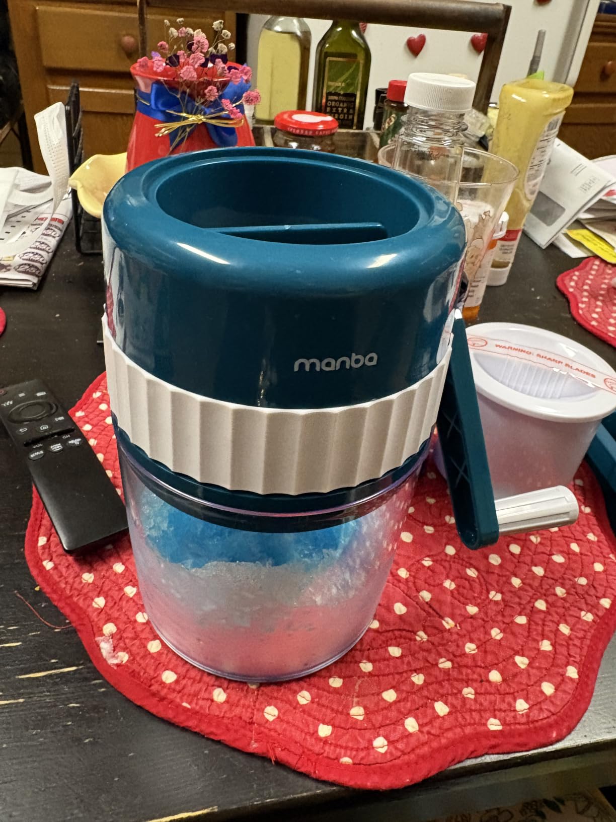 MANBA Manual Snow Cone Machine Maker for Shaved Ice, Snowcones, Slushes customer photo 1