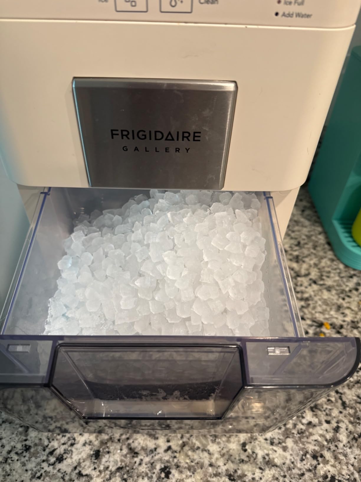 Frigidaire Compact Countertop Ice Maker, Makes 26 Lbs. of Bullet Shaped Ice Cubes Per Day, Silver Stainless customer photo 2