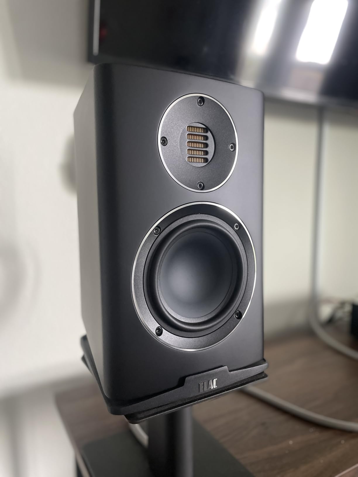 ELAC BS243.4-SB Carina Premium Bookshelf Speakers - (Pair) Satin Black customer photo 2