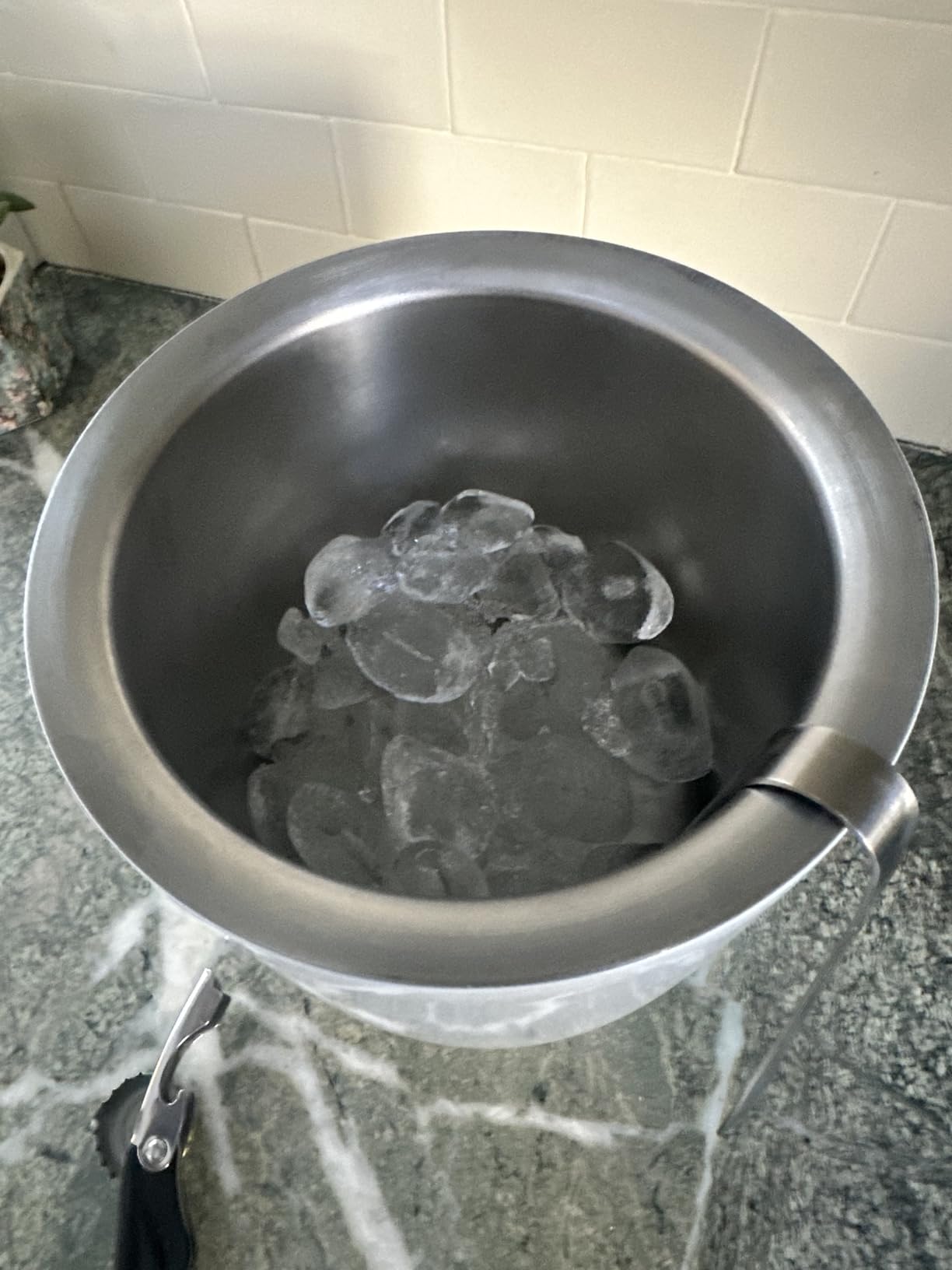 S’well Stainless Steel Ice Bucket with Tongs, 68oz Capacity, Teakwood Pattern Finish, Triple-Layer Vacuum Insulated to Keep Ice Colder Longer, BPA-Free Barware customer photo 2
