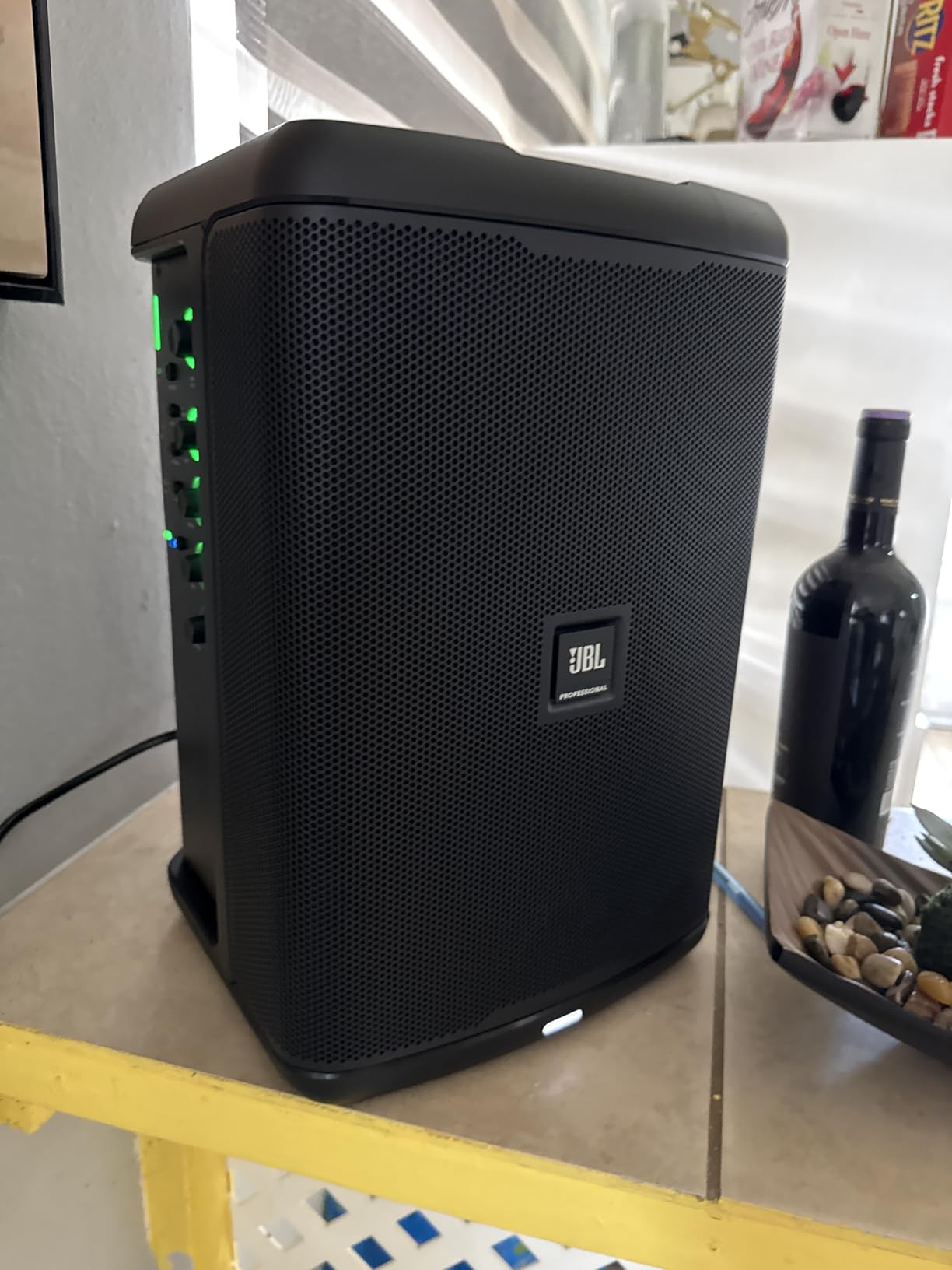 JBL Professional EON ONE Compact Ultra-Portable Battery Powered Wireless PA Speaker System with Bluetooth, Professional 4-Channel Mixer, and Lexicon Effects. Black customer photo 2