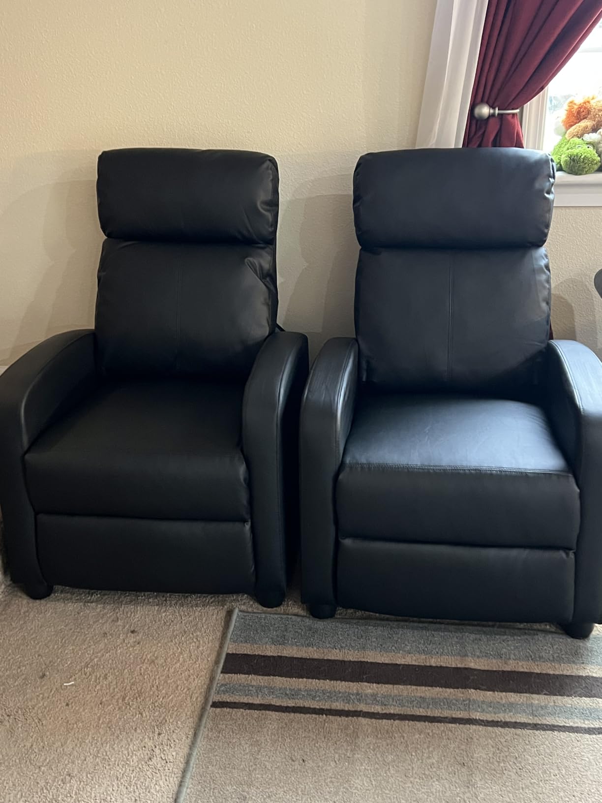 Yaheetech Recliner Chair Set of 2 Faux Leather Home Theater Seating Black customer photo 2