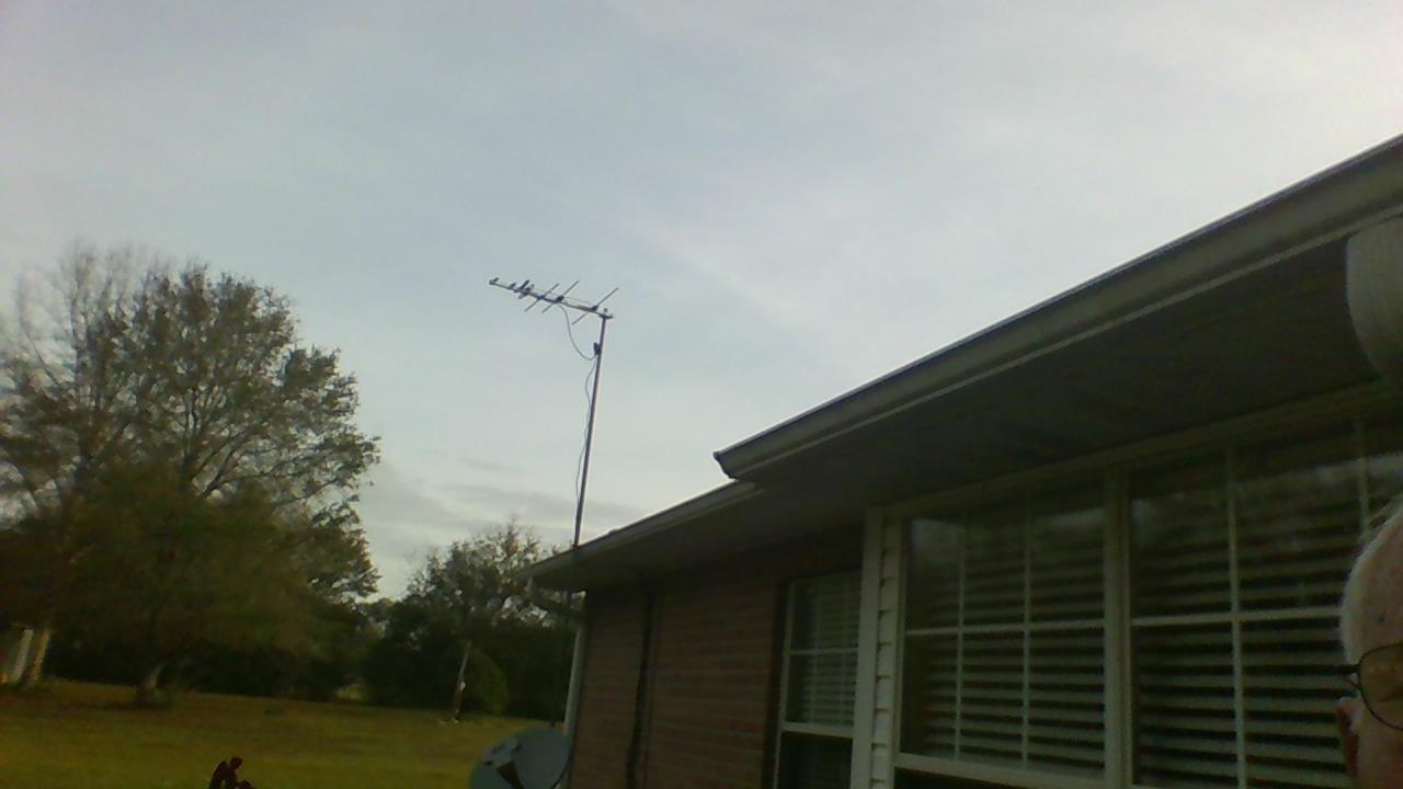 Winegard YA-7000 Classic Series Yagi Outdoor Antenna - 70 Mile Long Range Reception - High VHF/UHF - Compact Design Universal Mount System customer photo 1