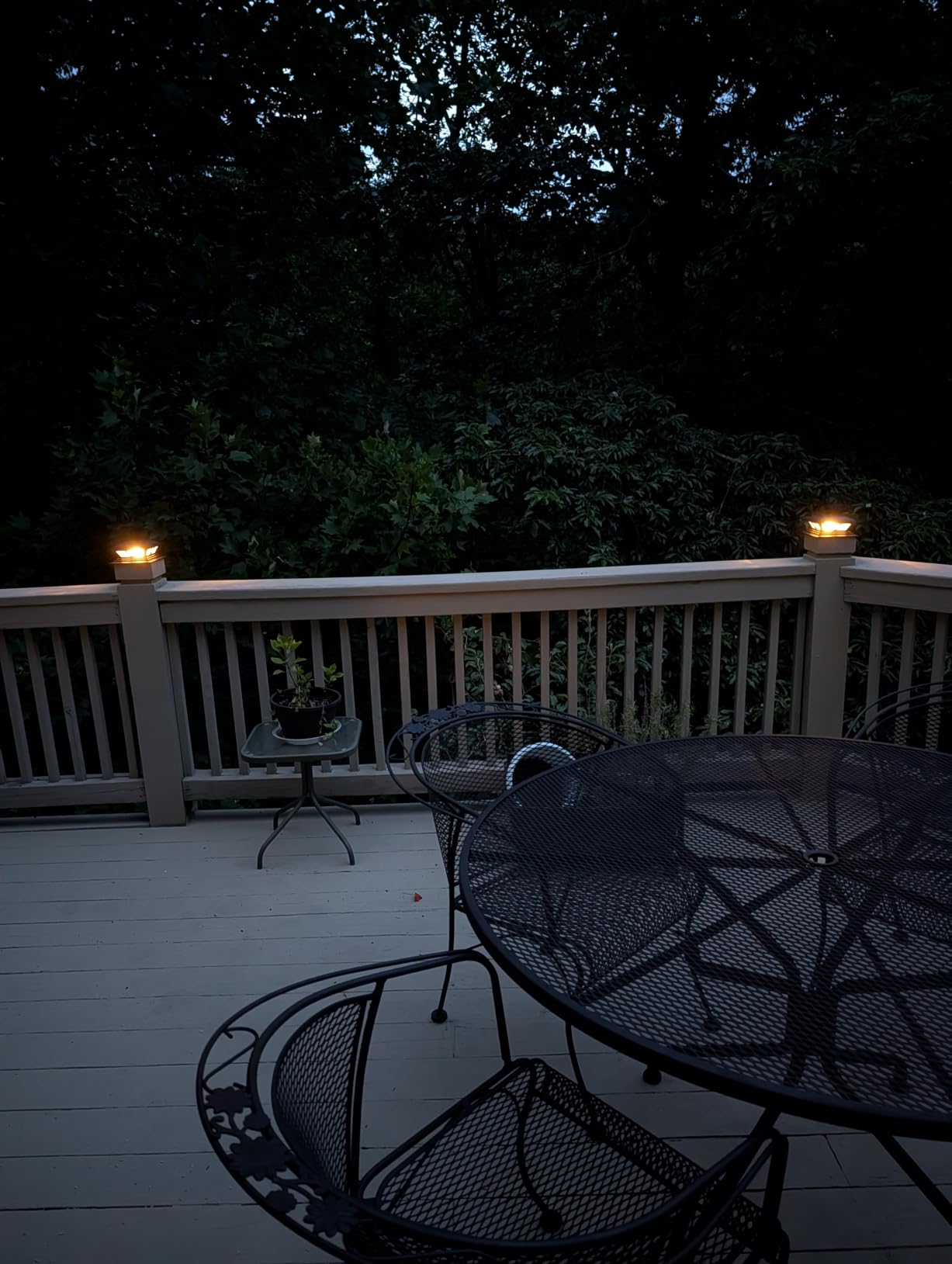 SIEDiNLAR Solar Post Lights Outdoor 2 Modes LED, 2 Pack Black (Warm/White) customer photo 1
