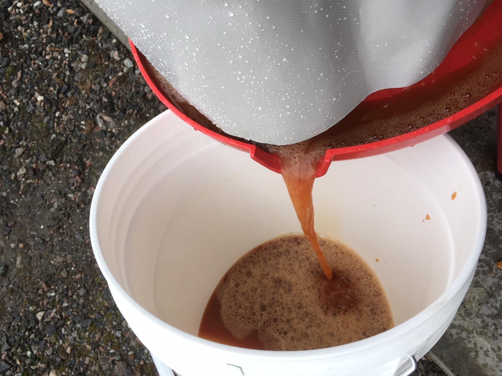 Hydropress Cider Wine Fruit Press (23.8 Gallon) customer photo 2