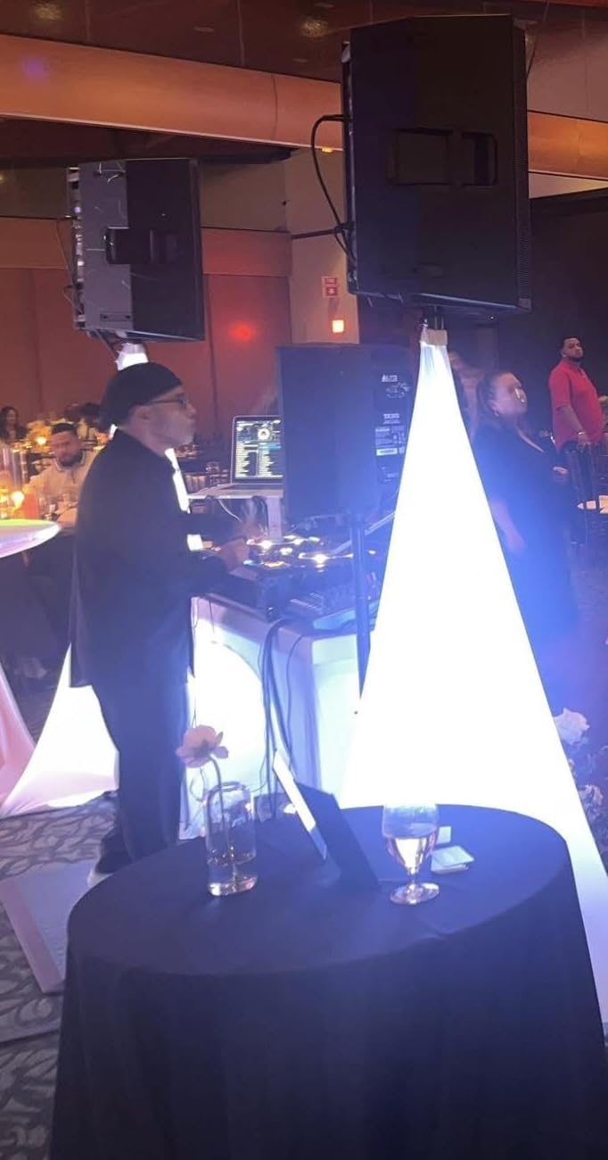 Rechargeable Par Can Lights U`King Wireless LED Uplights Battery Powered Uplighting RGB 36W Stage Lighting for Events DJ Disco Wedding Party - 4 Pack customer photo 2