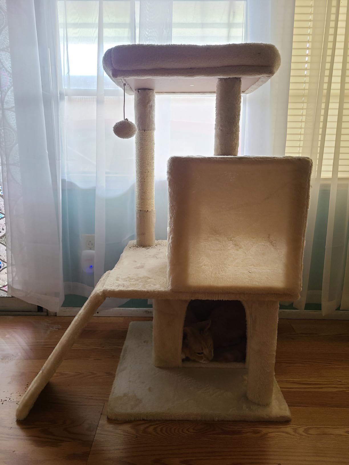 Yaheetech 36in Cat Tree Tower with Large Perch for Senior Kittens customer photo 1