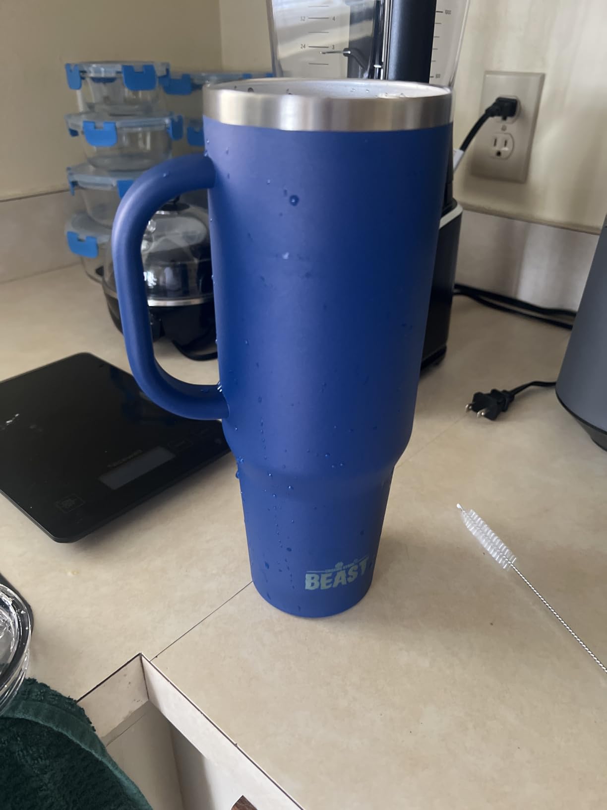 40 oz tumbler - Vacuum Insulated Tumbler with Straw - Leak Proof Stainless Steel Travel Mug - Double Wall Iced Coffee Cup - Reusable Water Bottle - Gifts for Mom, Women and Men (Matte Black) customer photo 2