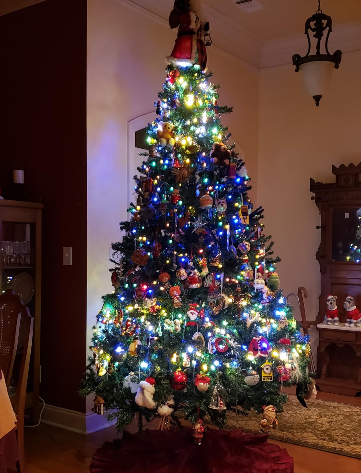 Goplus 7.5ft Pre-Lit Artificial Christmas Tree, Premium PVC Snow Flocked Hinged Pine Tree with Metal Stand and LED Lights, Perfect Xmas Decoration for Indoor and Outdoor customer photo 1