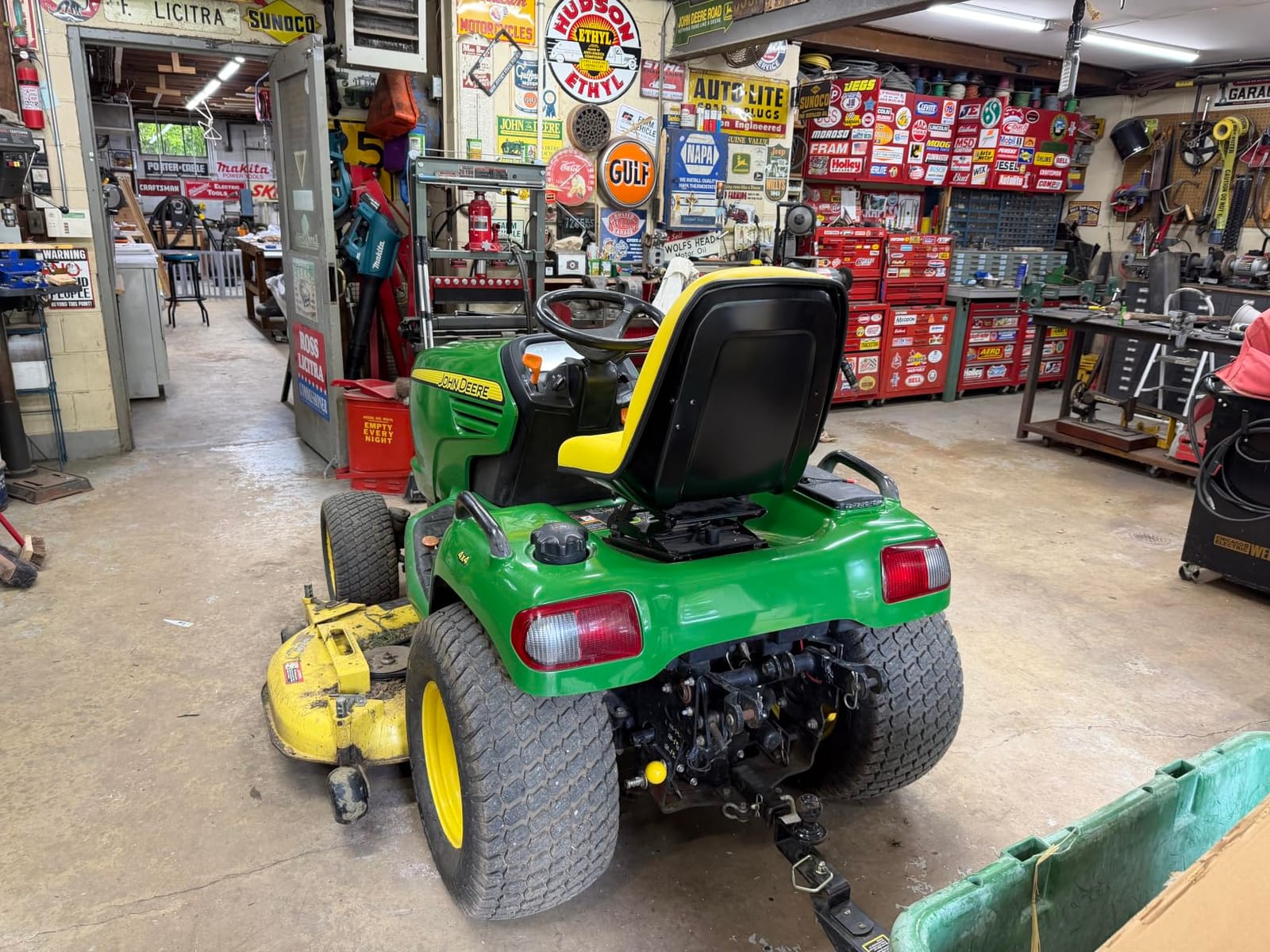 E-LVA14067 DirectFit™ Seat for John Deere 2520, 2305, 2027R, 2320, 2720, 2025R (model year 2013 thru 2017 ONLY), 2032R (model years 2013 thru 2016 ONLY) customer photo 2
