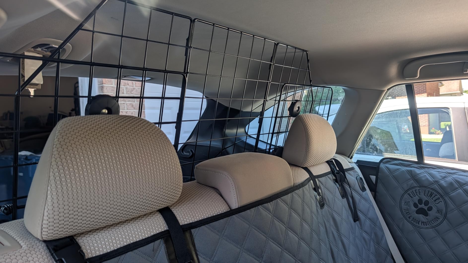 Gtongoko Dog Car Barrier for SUV, Heavy Duty Steel Wire Mesh Pet Divider for Vehicles Adjustable Universal Fit Dog Travel Barrier for Cars Trucks & SUVs, Cargo Area Safety Gate with Elastic Ropes customer photo 2
