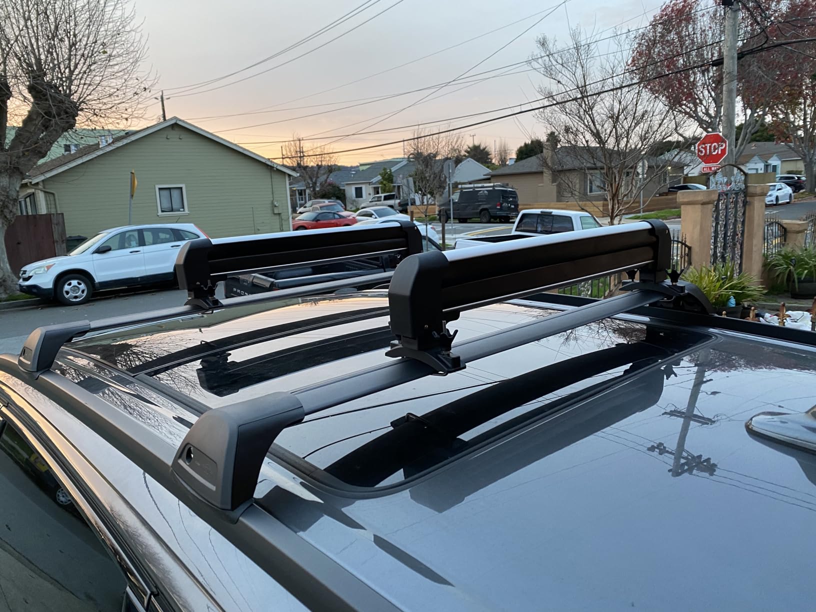 Leader Accessories Ski & Snowboard Roof Rack, Fits 6 Skis or 4 Snowboards | 2 PCS Universal Top Holder Carriers Crossbar Fit, Lockable, Anti-Theft Lock, Rustproof Aluminum & Anti-Scratch Rubber Padding customer photo 1