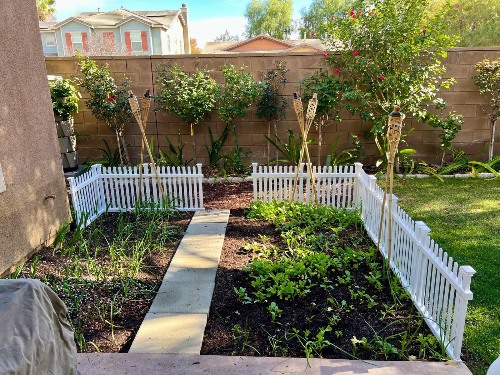 Zippity Roger Rabbit Garden Fence, White Vinyl DIY No Dig Kit customer photo 1