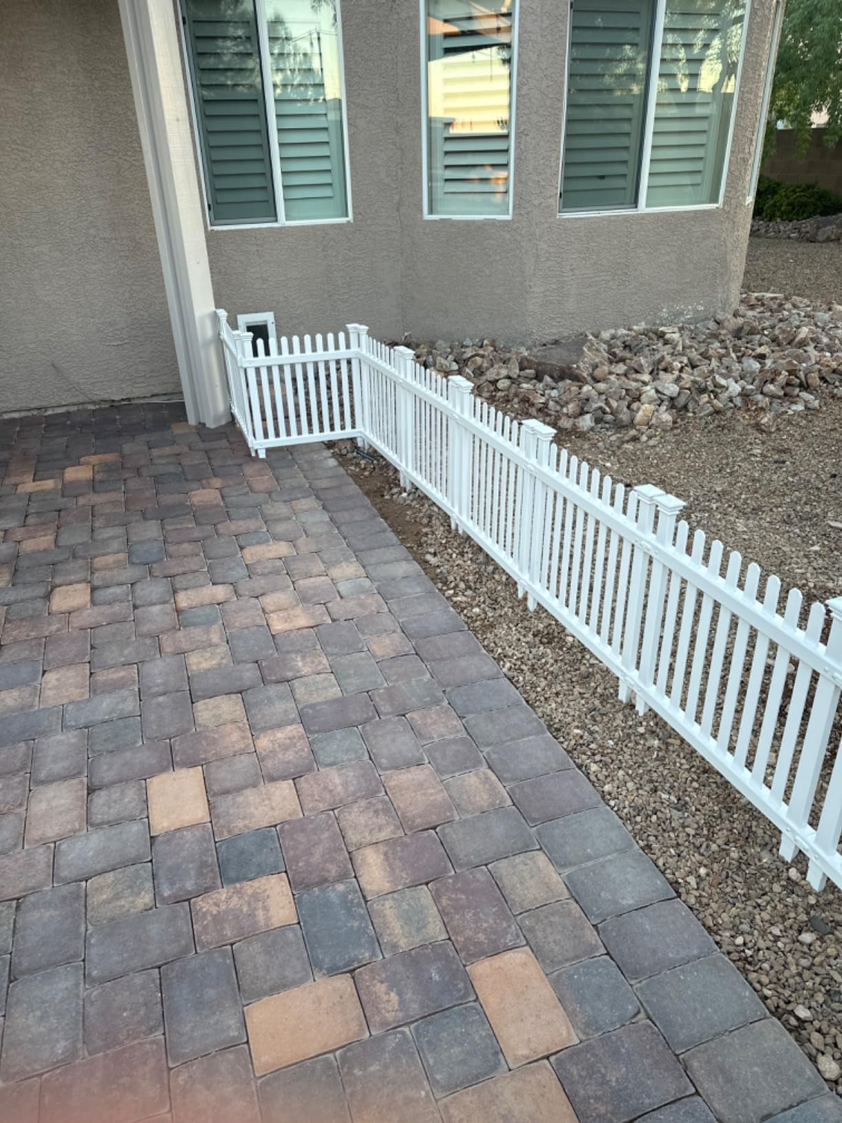 Zippity Roger Rabbit Garden Fence, White Vinyl DIY No Dig Kit customer photo 2
