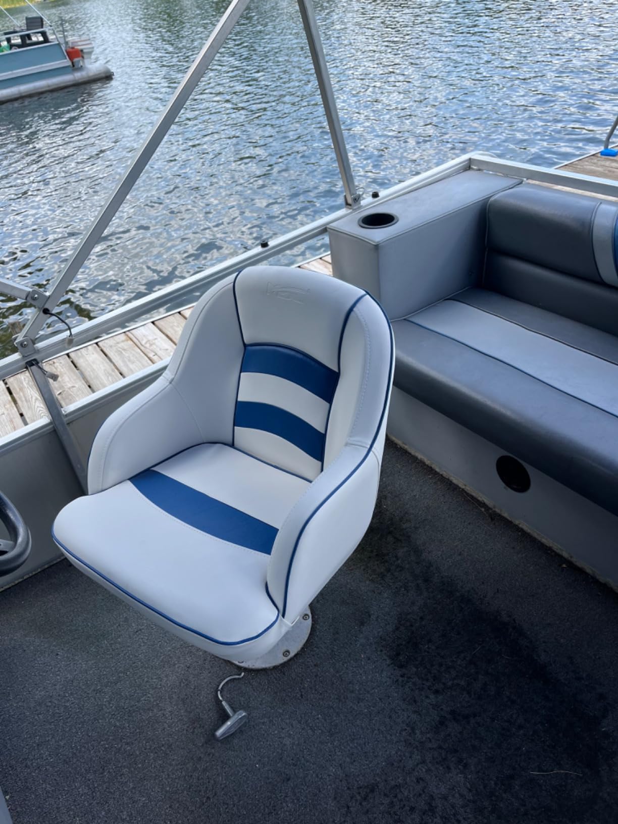 MSC Bucket Pontoon Boat Seat (White/Olive) customer photo 1