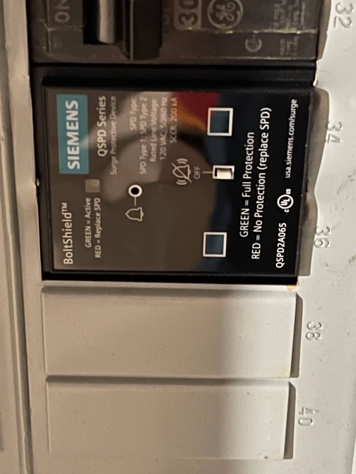 SIEMENS BOLTSHIELD Plug-in Surge Protection Device 2-Pole 65kA 120/240V, 1Ø, 3W customer photo 2