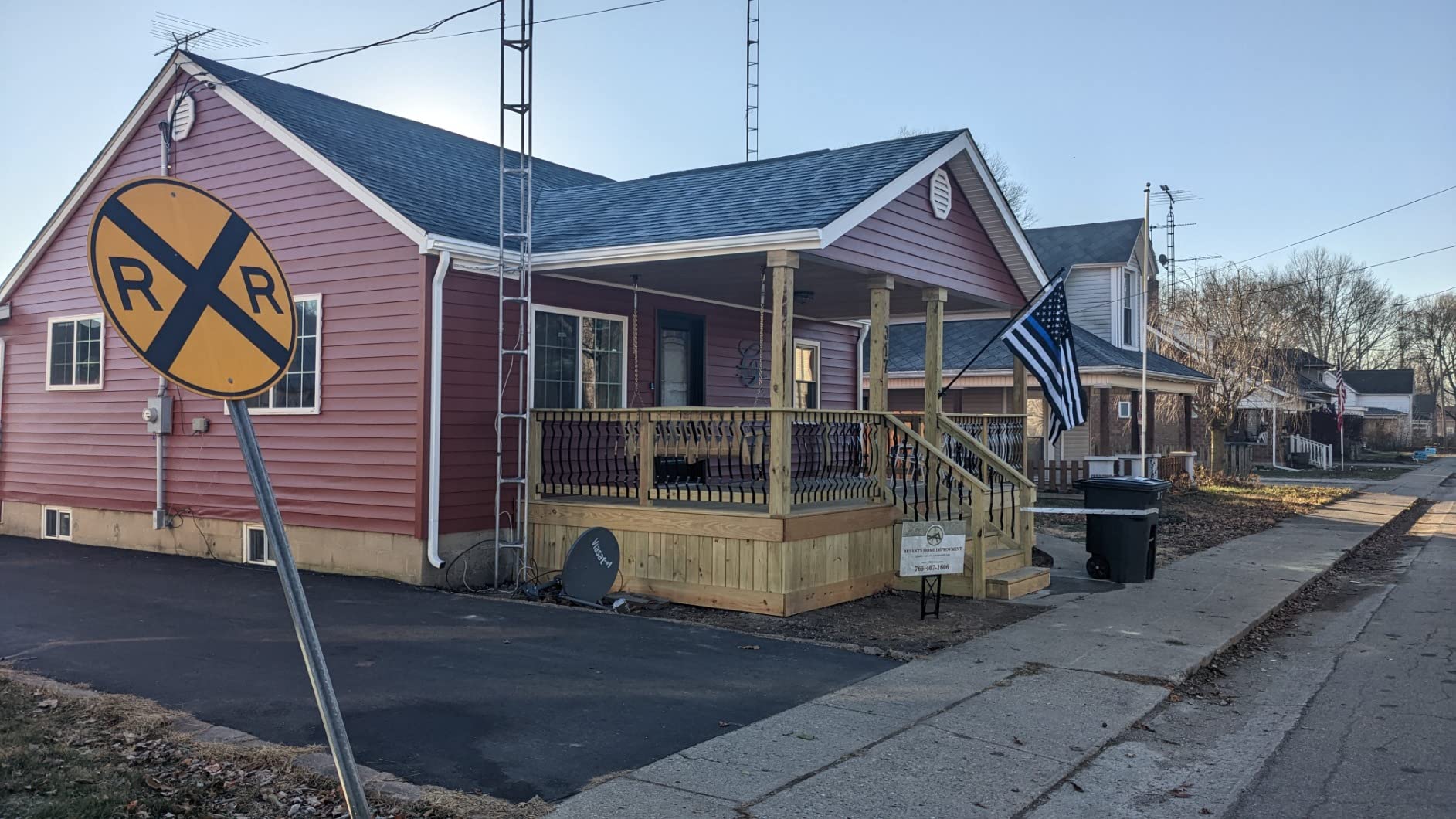 CertainTeed Monogram Horizontal Vinyl Siding (2 Square) Double 5in. Dutchlap Flagstone customer photo 1