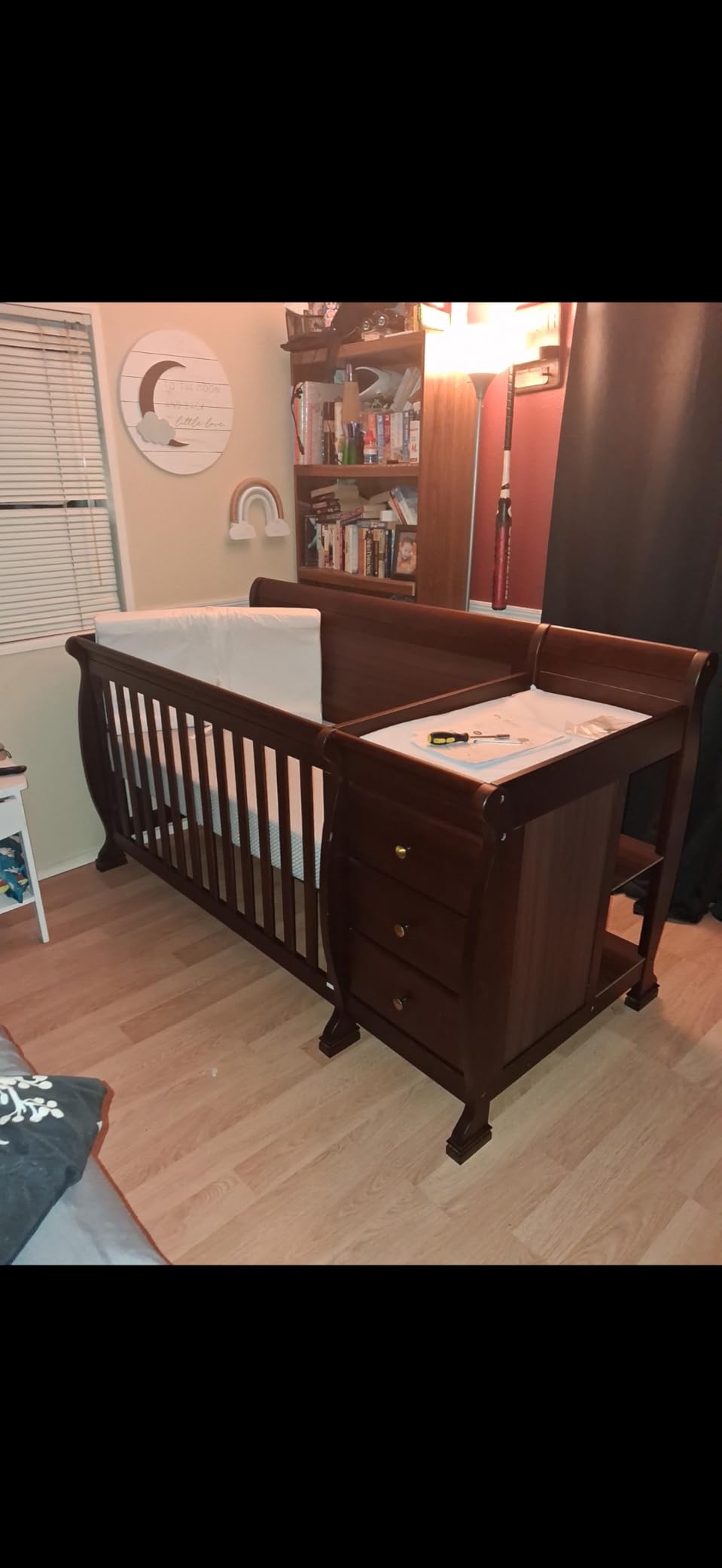 DaVinci Kalani 4-in-1 Convertible Crib and Changer Combo in White customer photo 2