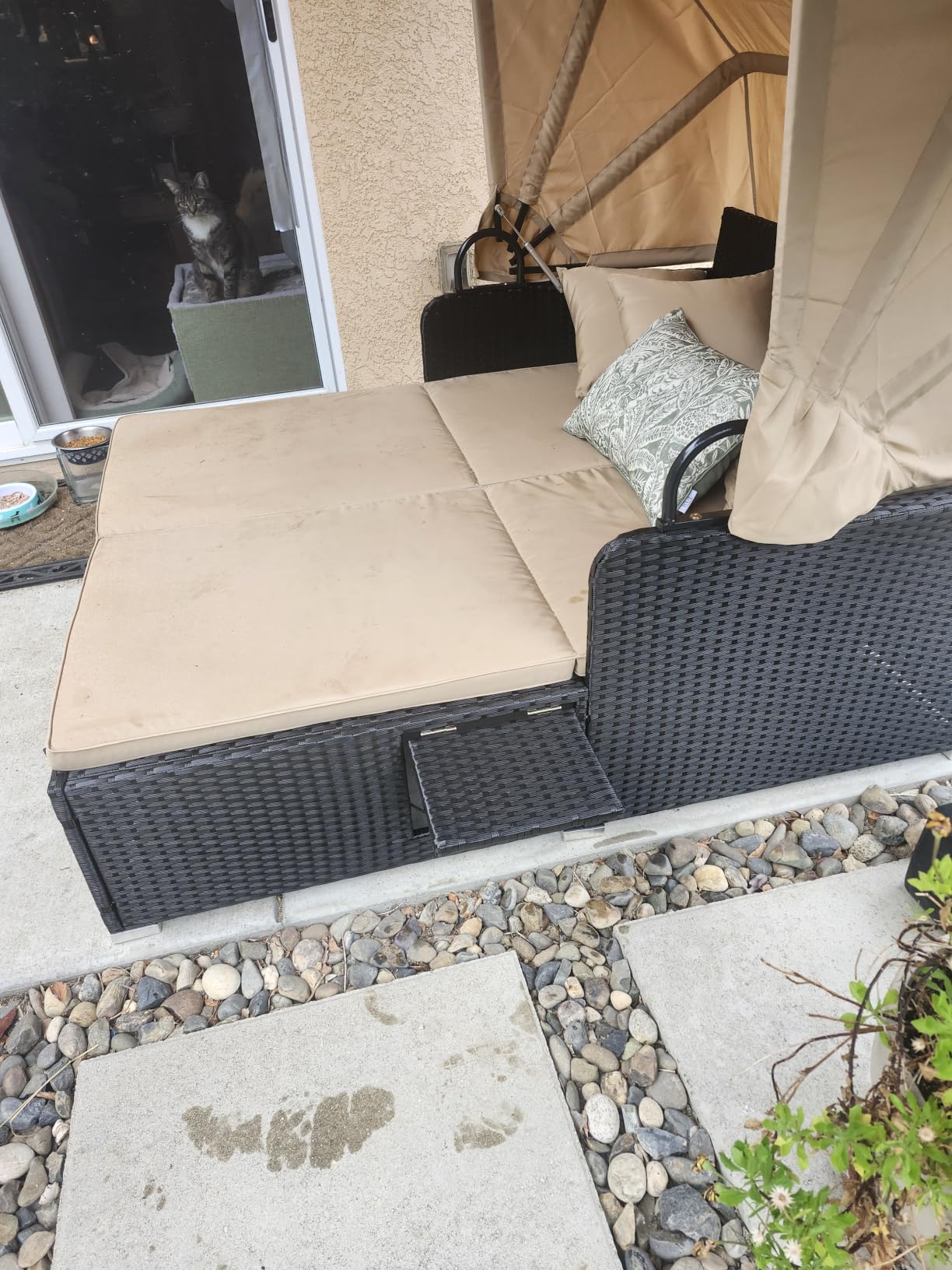 Tangkula Outdoor Rattan Daybed, Sunbed Wicker Furniture w/Spacious Seat, Upholstered Cushion & High-Resilience Sponge, Wicker Patio Sofa Set w/Extra Pillows for Courtyard Poolside(Turquoise) customer photo 2