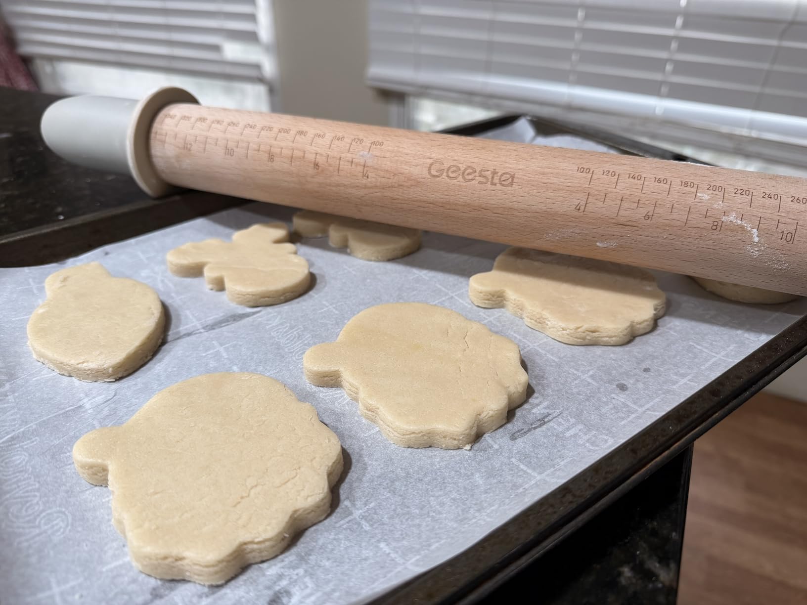 Geesta Adjustable Wood Rolling Pin with 5 Thickness Rings, Precise Dough Roller Handle Press Design with Measurement Guide for Fondant, Pizza, Pie Crust, Cookie, Pastry Baking Decorating Accessories customer photo 1