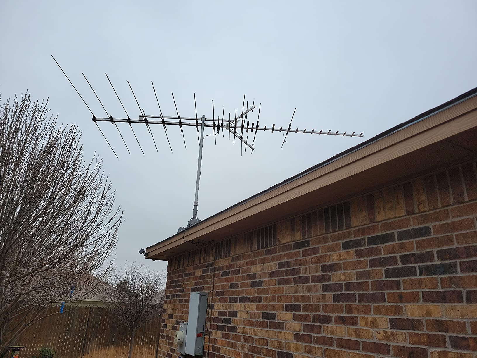Winegard HD8200A Outdoor TV Antenna - High-VHF Low VHF and UHF - 65+ Mile Long Range - Yagi - NextGen TV & 4k Ultra HD Compatible - Zinc-Plated Steel Construction customer photo 2