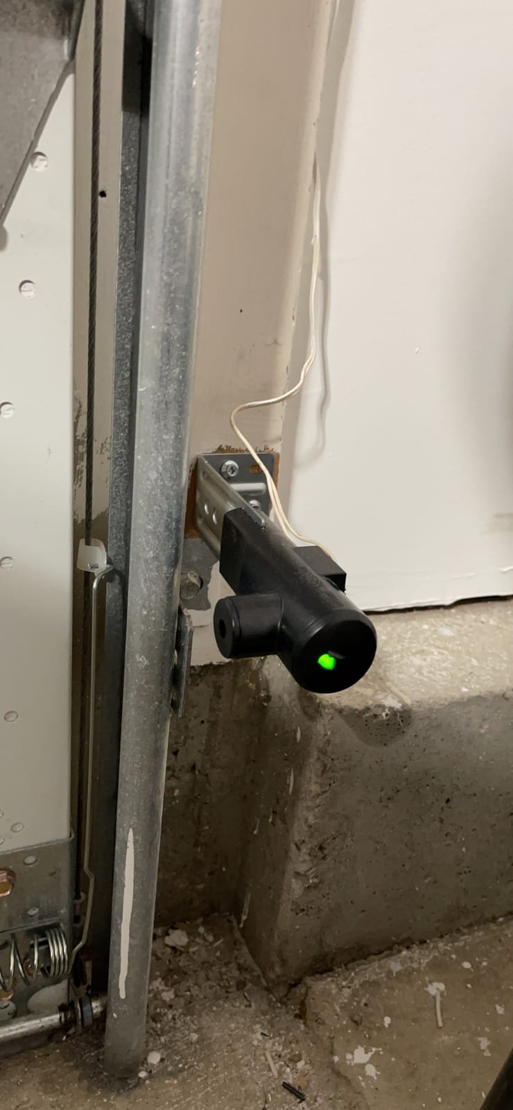 Genie B6172H Wall Mount Smart Garage Door Opener, DC Motor Lifts up to 14ft high 850lbs, Black customer photo 1