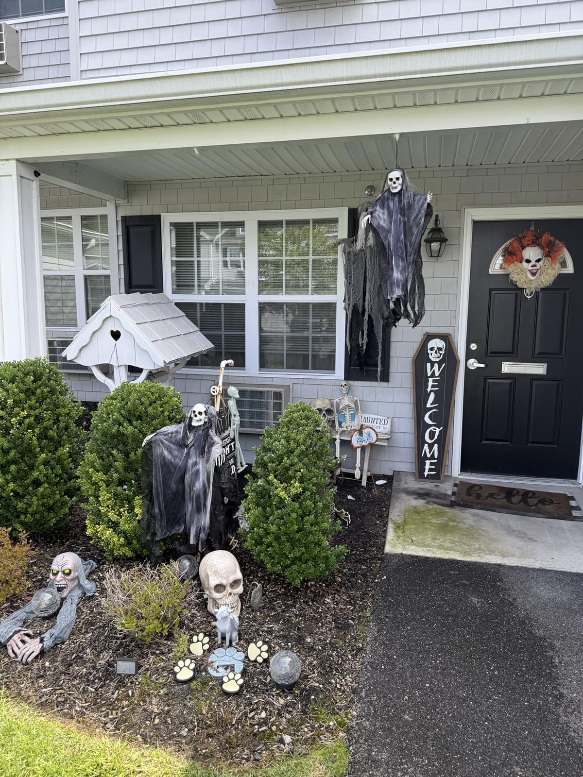JOYIN Halloween Zombie Groundbreaker Outdoor Decoration, Zombie Groundbreaker with Light-up Eye and Creepy Sound (IR Sensor Activated) for Halloween Outside, Lawn, Graveyard Decor, Haunted House Props customer photo 2