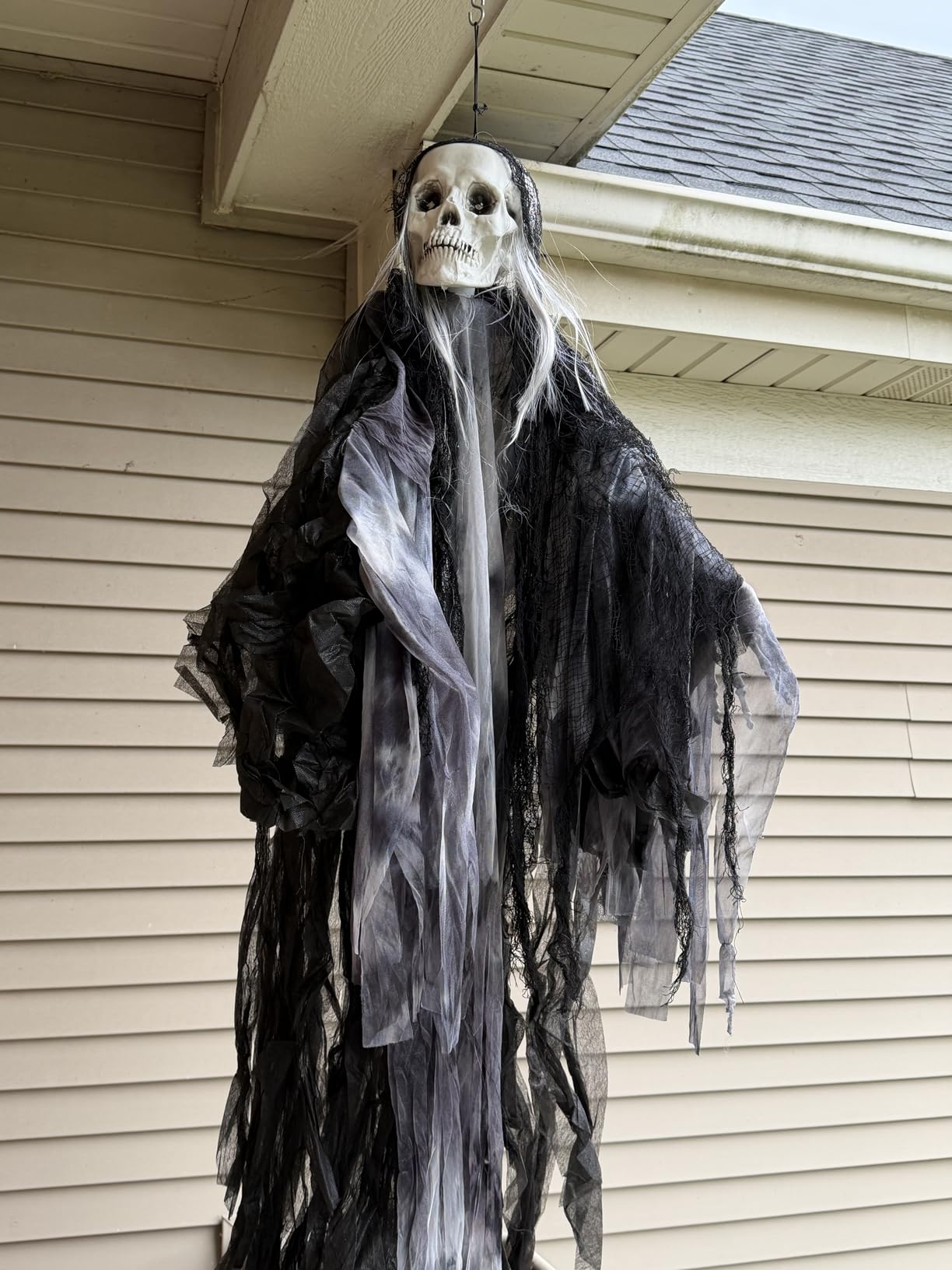JOYIN Halloween Animated Hanging Grim Reaper Outdoor Decorations with Voice Control Glowing Eyes and Creepy Sound, Halloween Decoration for Haunted House Prop Graveyard Lawn Indoor Party Supplies customer photo 1