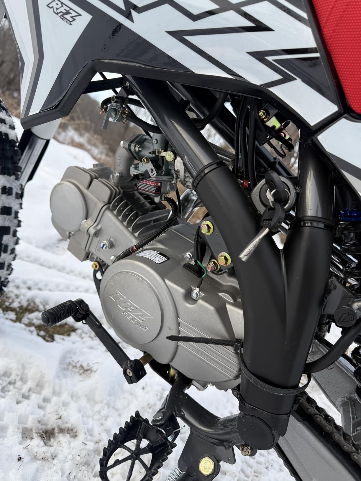HHH DB X18 125CC Dirtbike Apollo RFZ Racing Gas Dirt Bike with Twin Spare Heave Duty Steel Frame Big Tires 17/14 inch 4 Speed Dirtbike for Youth Adult Vitacci Dirtbike customer photo 1