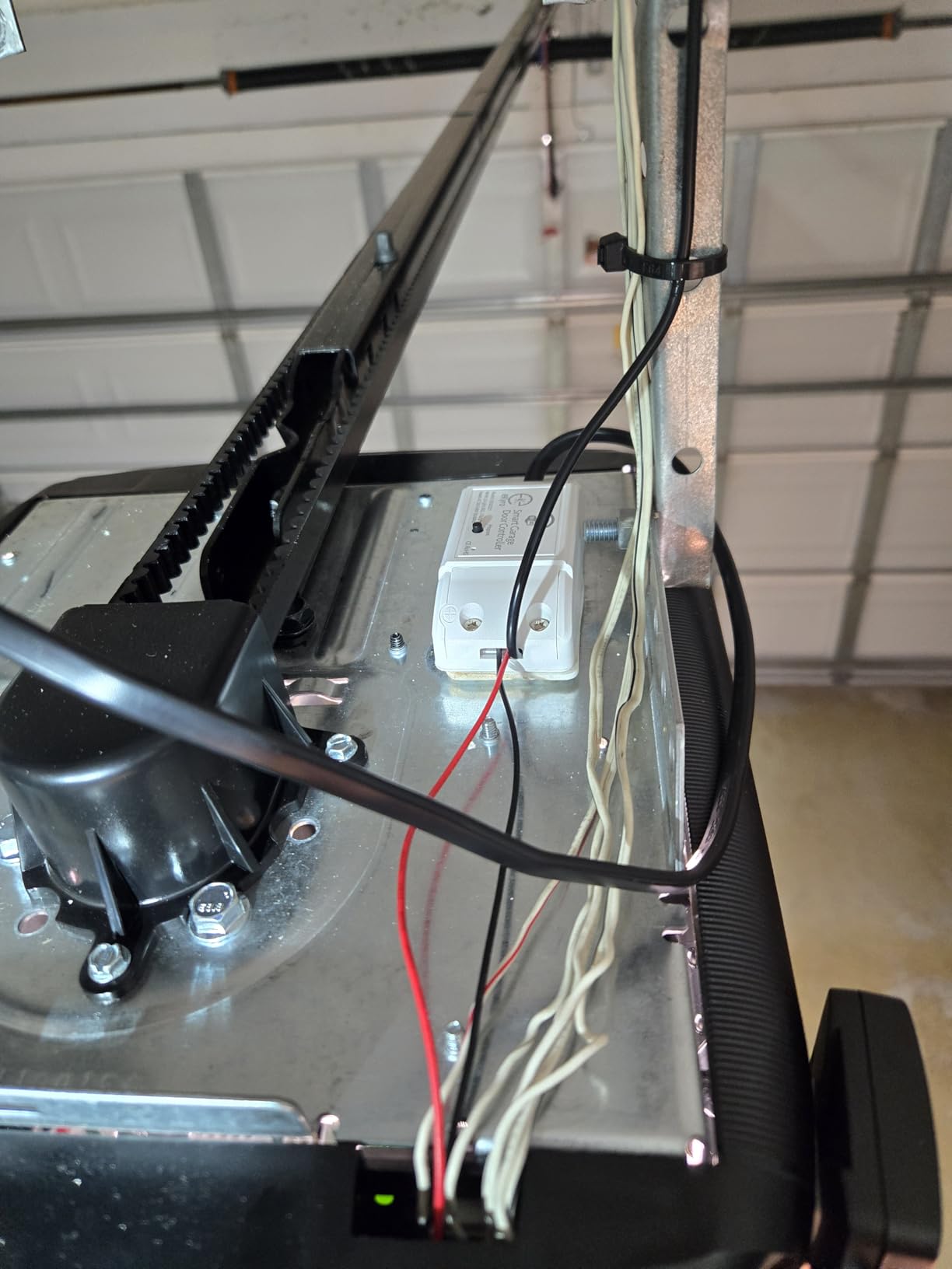 Chamberlain B6753T Smart Garage Door Opener, Video Streaming & Advanced Corner LED Lighting-myQ Smartphone Controlled-Ultra Quiet, Strong Belt Drive & MAX Lifting Power customer photo 1